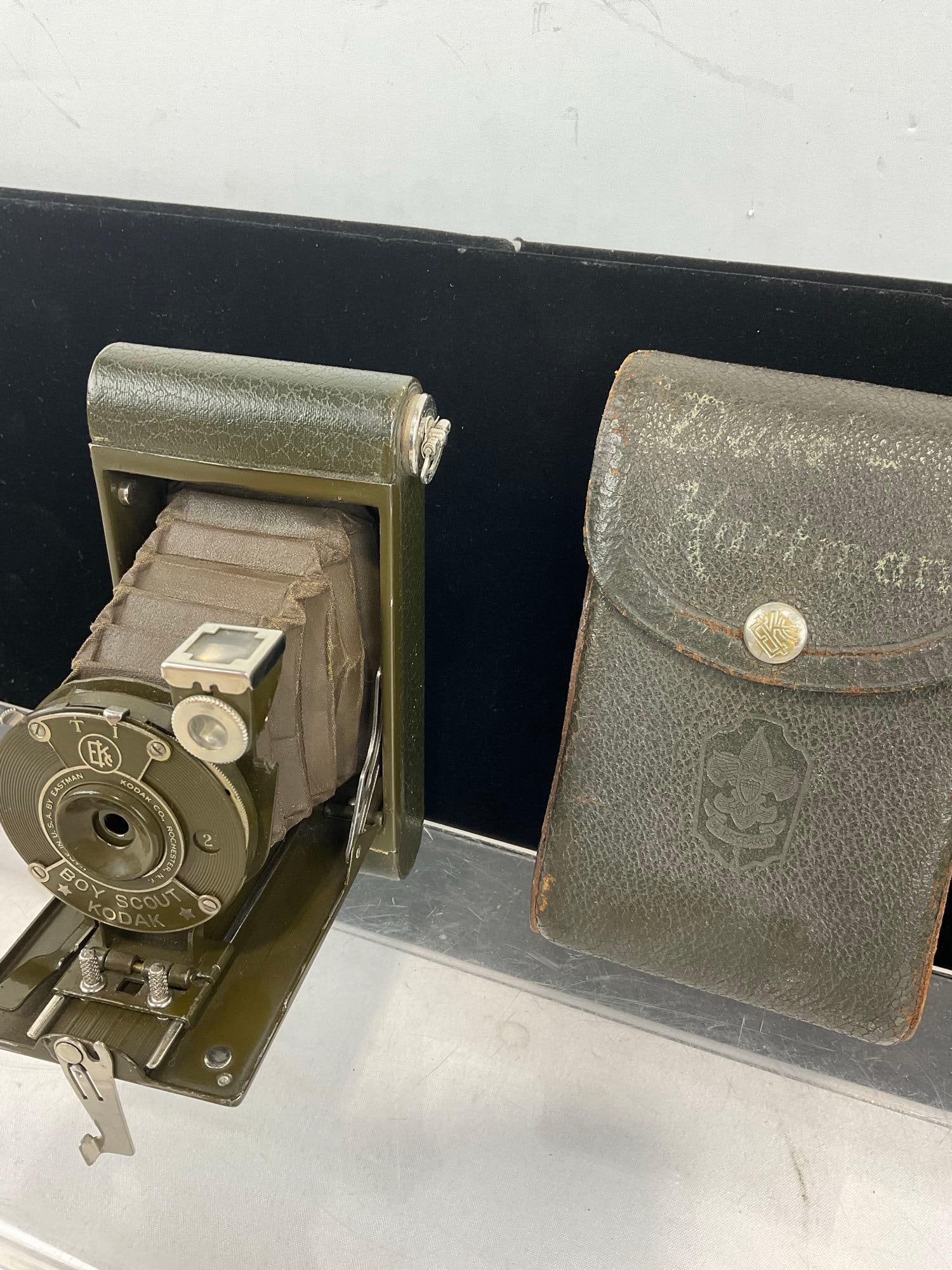 Early 20th Century Boy Scout Eastman Kodak Folding Camera Olive Drab & Case w/Boy Scout Fleur De ... - 3