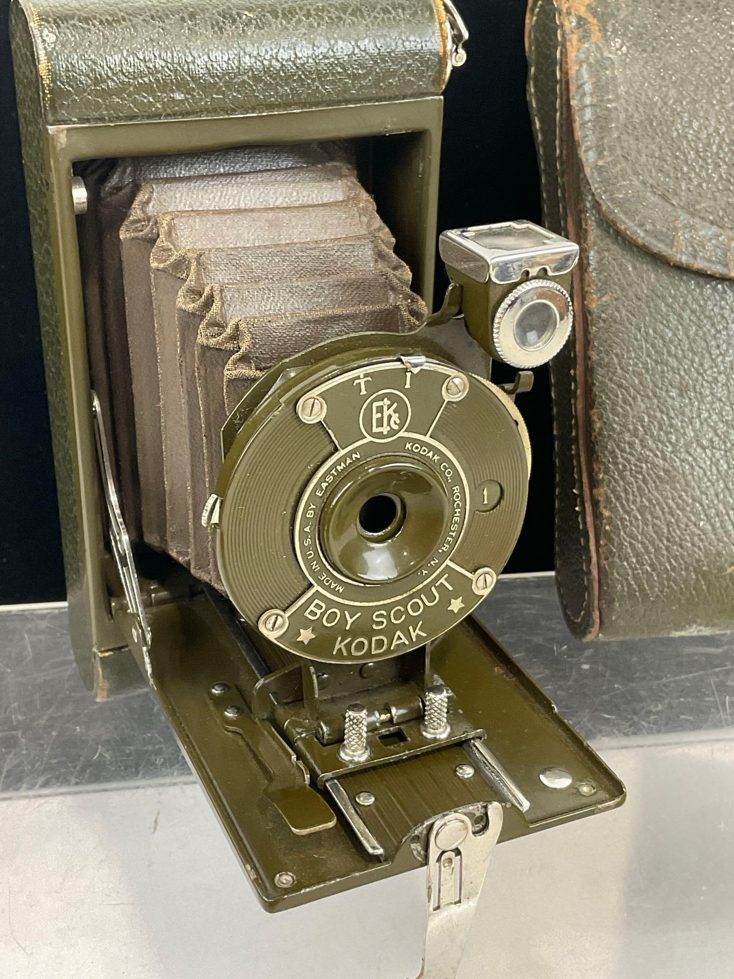 Early 20th Century Boy Scout Eastman Kodak Folding Camera Olive Drab & Case w/Boy Scout Fleur De ... - 2