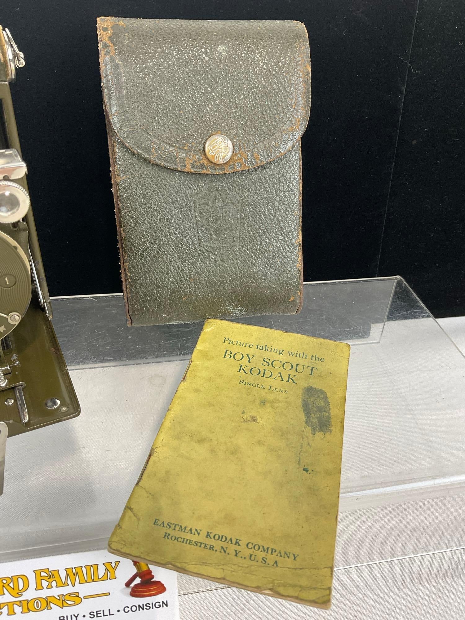 Early 20th Century Boy Scout Eastman Kodak Folding Camera Olive Drab & Case w/Boy Scout Fleur De ... - 3