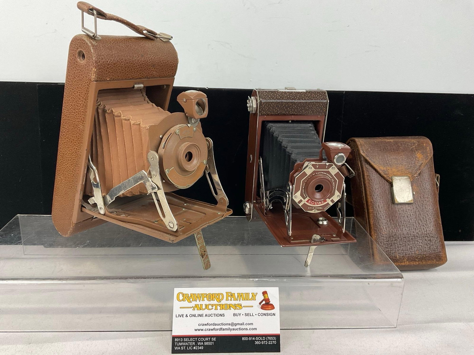 Pair of Eastman Kodak Co Cameras, No.1A Pocket Kodak Junior & Six-20 Kodak w/case (1 of 7)