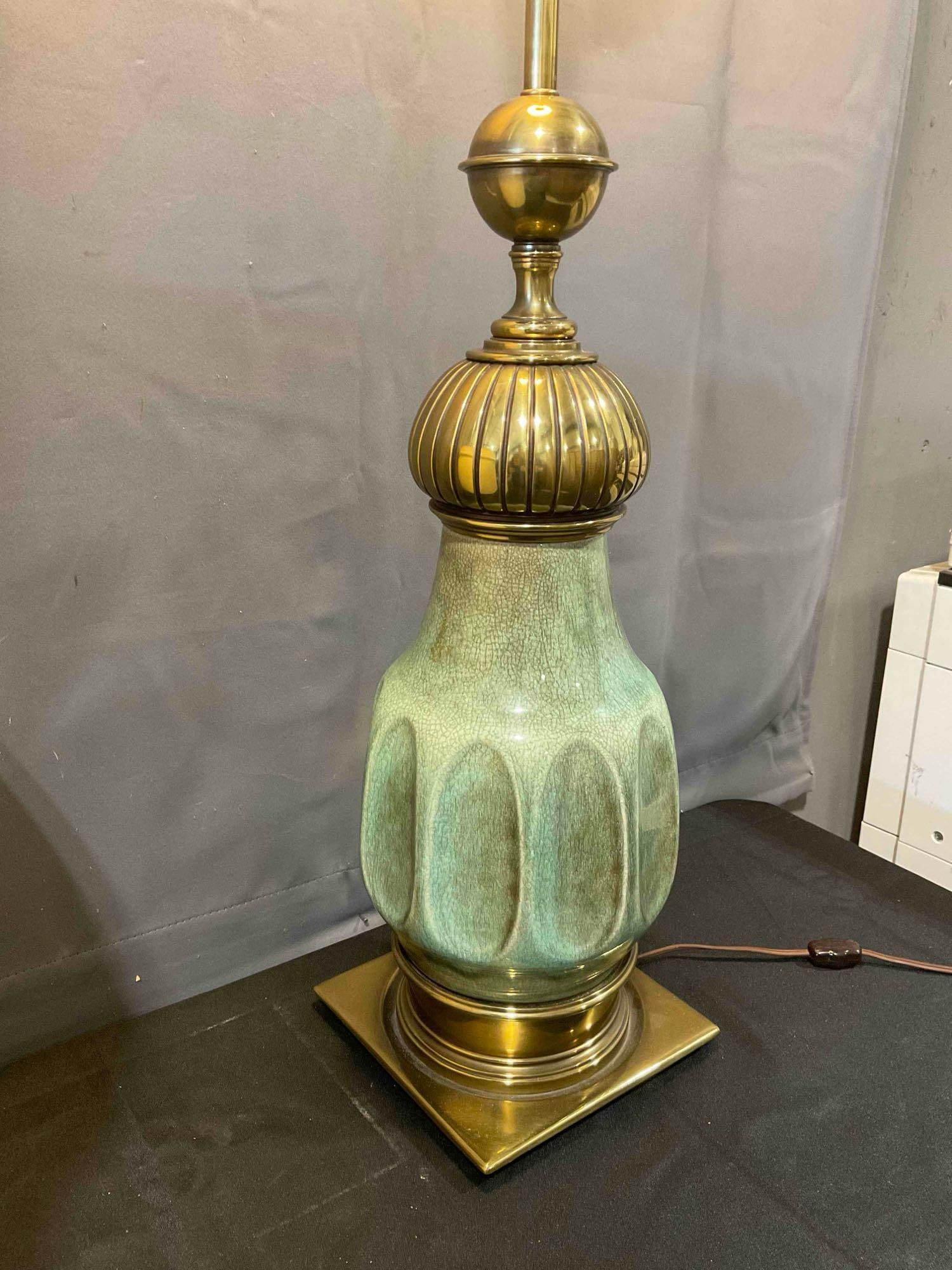 Mid Century Stiffel Moorish Revival Jade Green Crackle Glaze Ceramic and Brass Table Lamp. Works. - 4