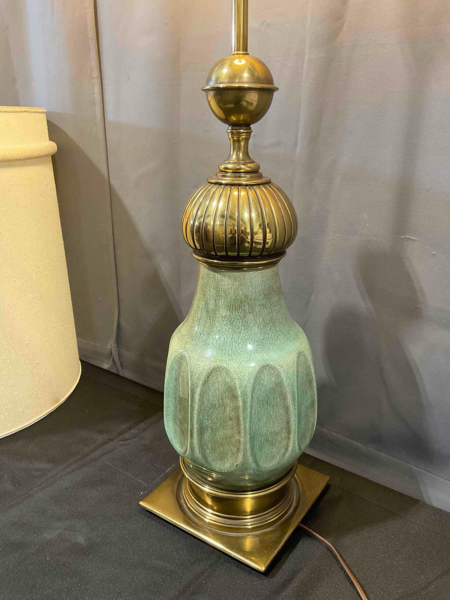 Mid Century Stiffel Moorish Revival Jade Green Crackle Glaze Ceramic and Brass Table Lamp. Works. - 5