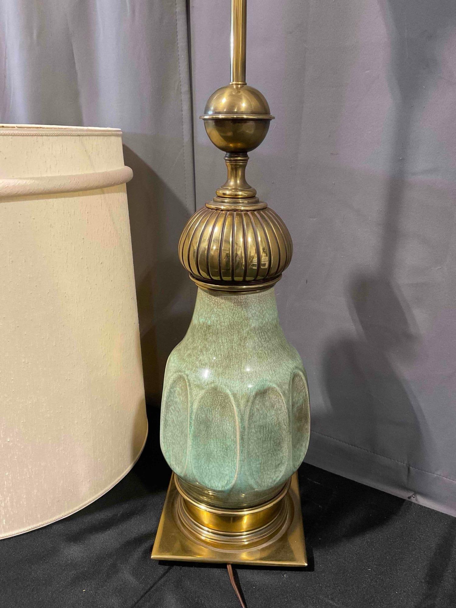 Mid Century Stiffel Moorish Revival Jade Green Crackle Glaze Ceramic and Brass Table Lamp. Works. - 3