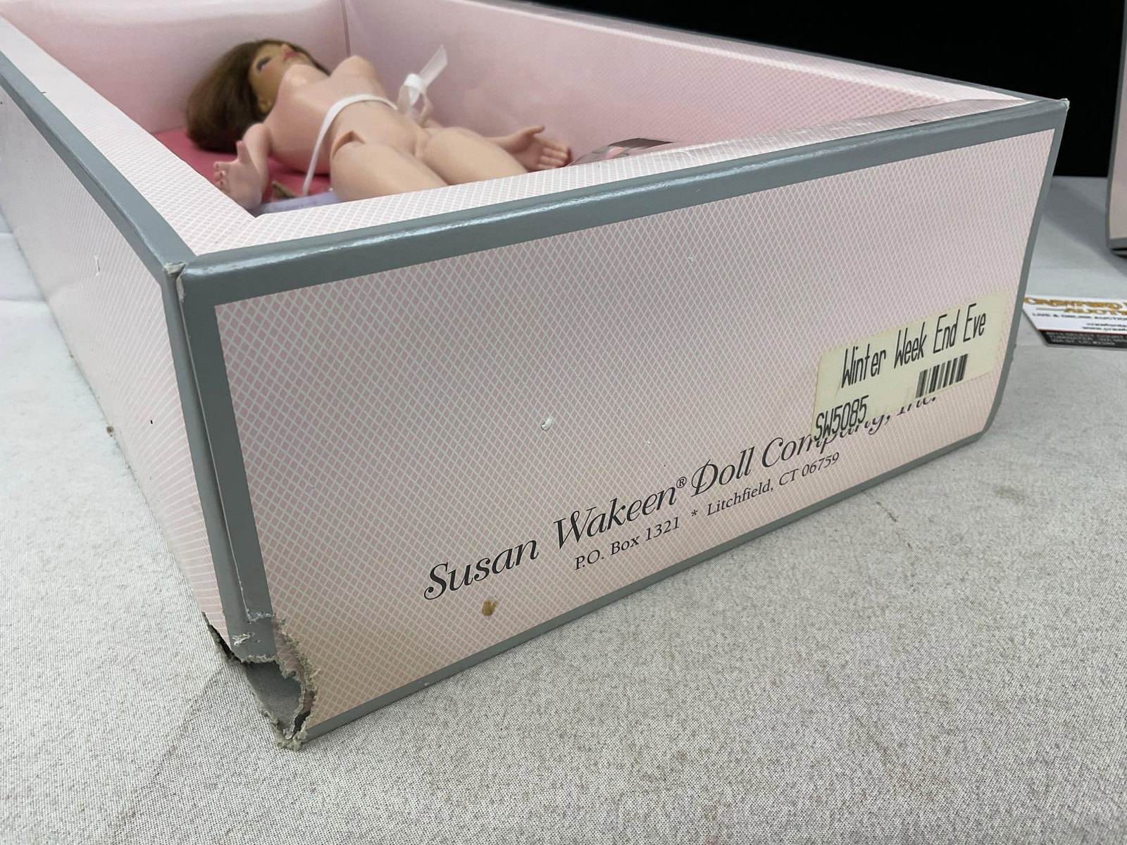 Susan Wakeen Doll Co. Winter Week End Eve SW5085, 16 inch, in original box, some wear - 4