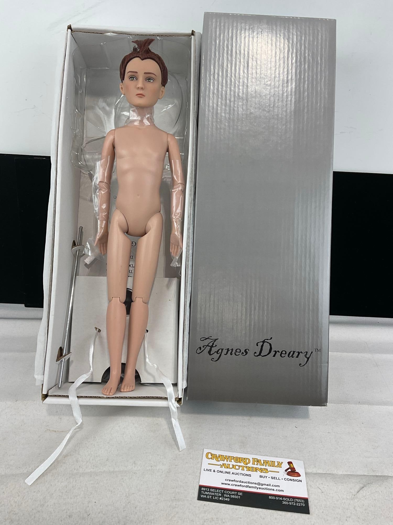 Agnes Dreary Robert Tonner Hide & Go Creep Fashion Doll, in original box, 16 inch: Appears to be in good shape. The piece measures approx 19h x 7w x 4d inches. See pics. E-6160