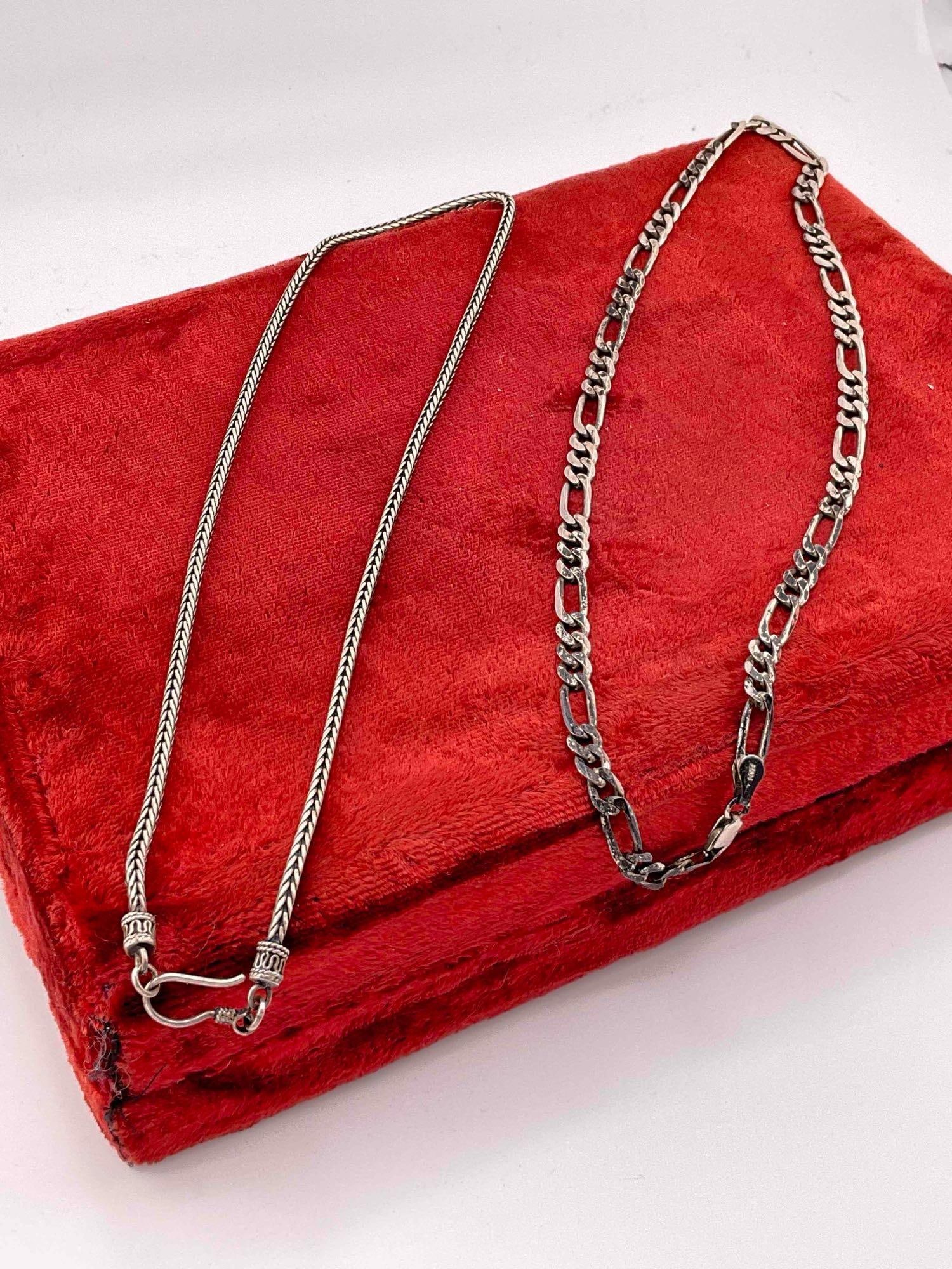 Pair of 17 inch sterling silver necklaces both marked 35.2 g - 3
