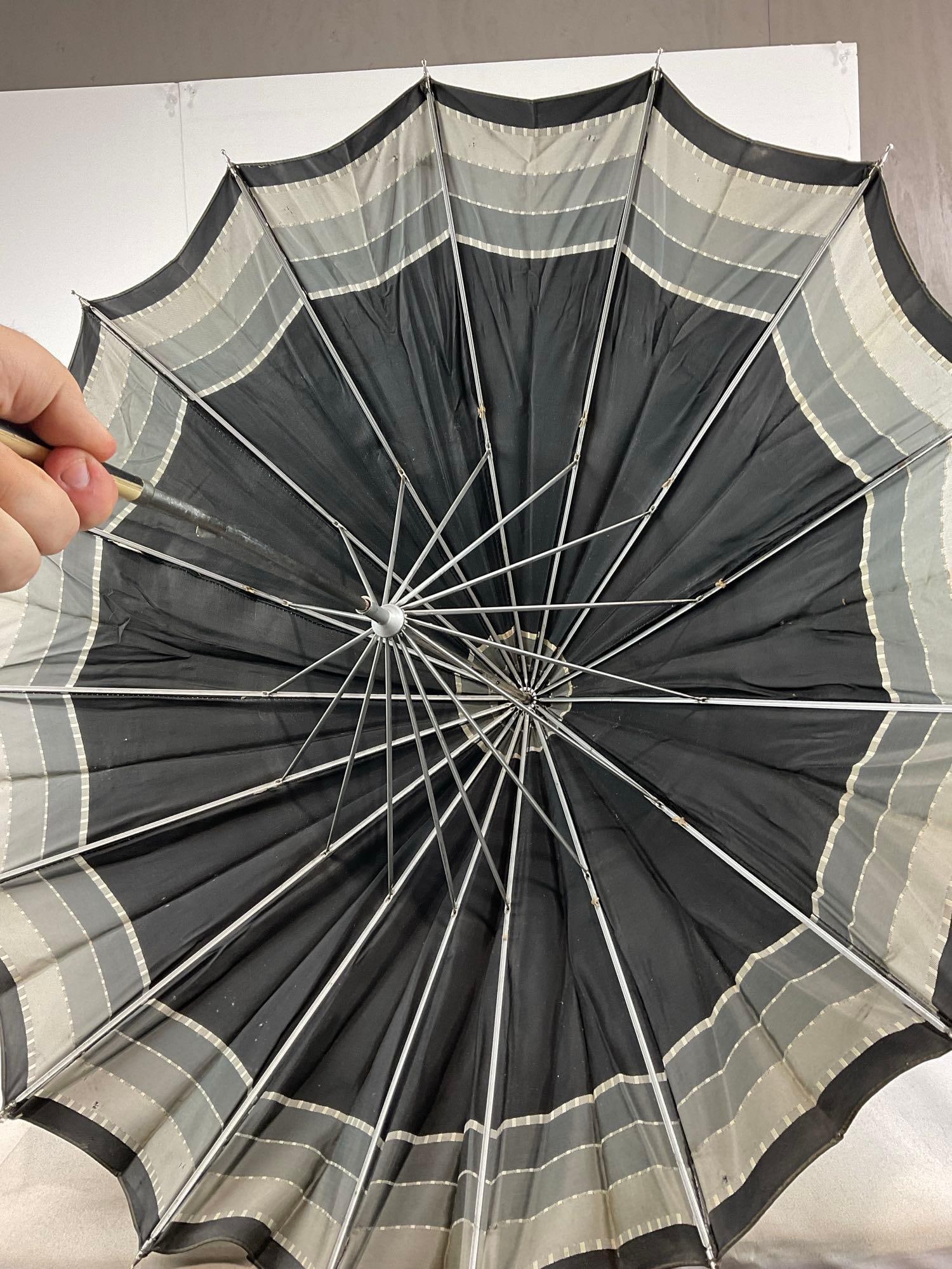 Set of 5 Vintage Umbrellas/Parasols, Bamboo piece, Nylon, Embroidered, & light chiffon style fabric - 4