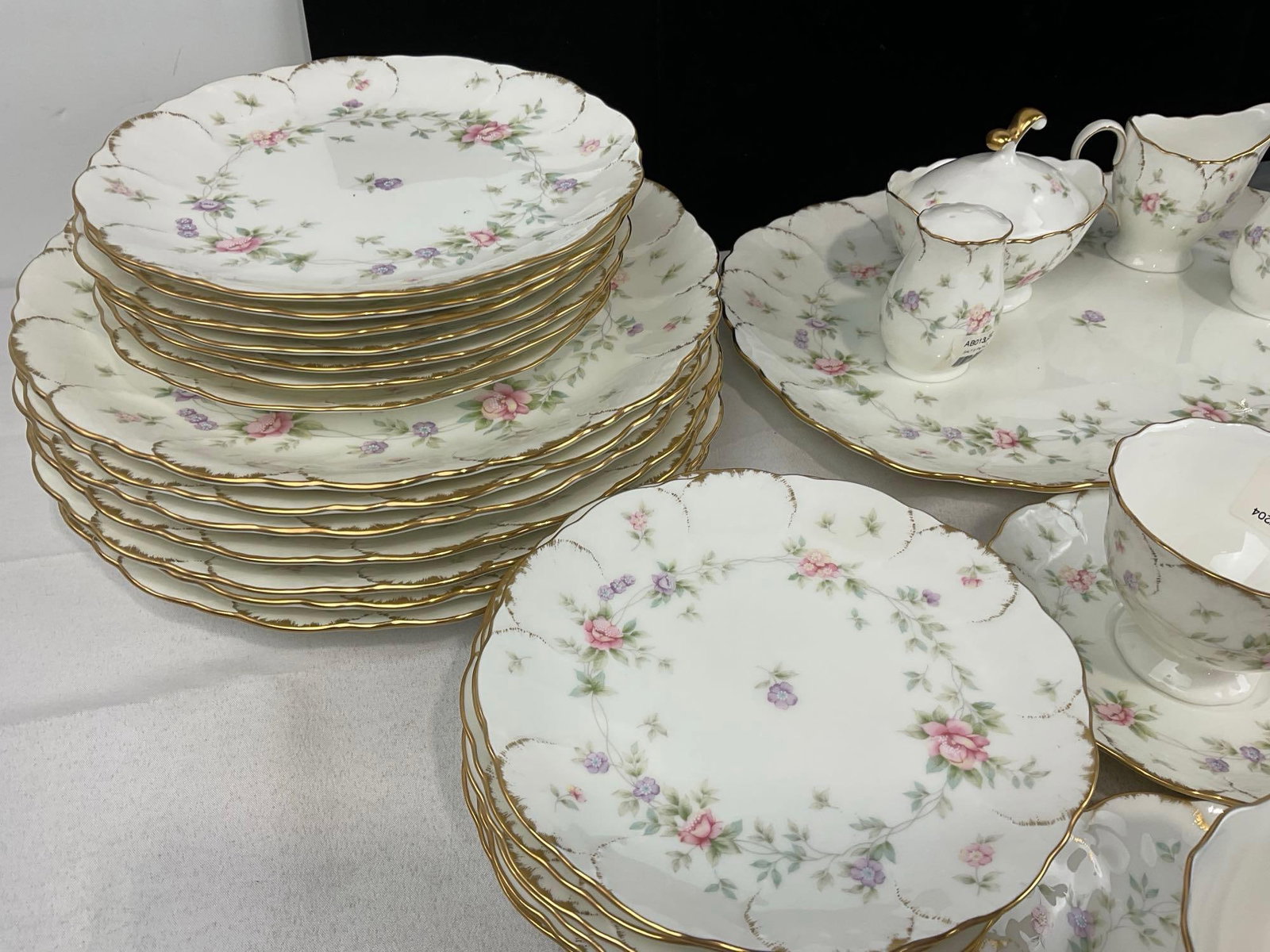 Mikasa Bone China AB013 Endearment Pattern China, 49 piece set, Floral pattern - 2