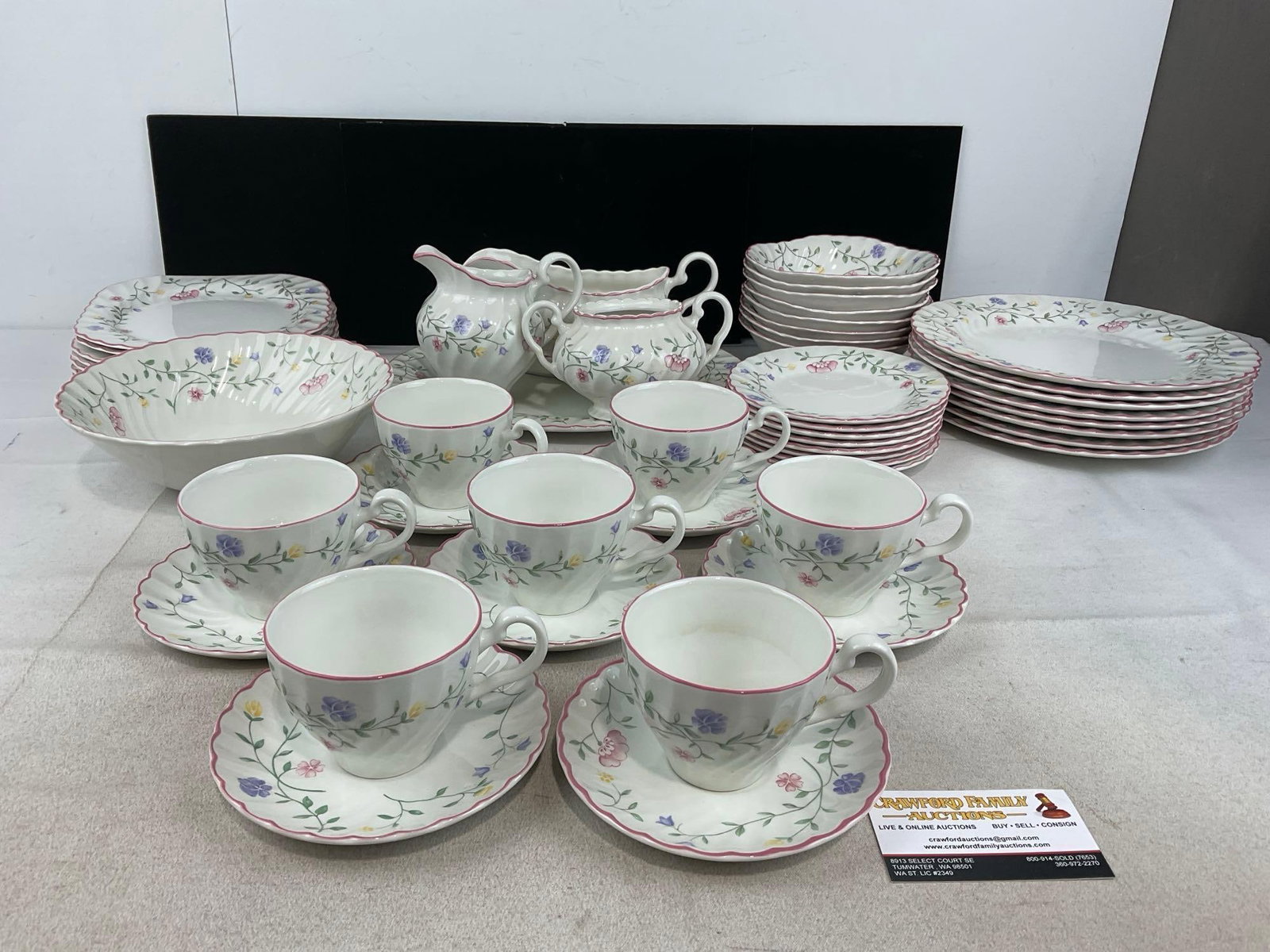 Johnson Brothers Summer Chintz pattern China, 52 pieces, floral pattern (1 of 5)