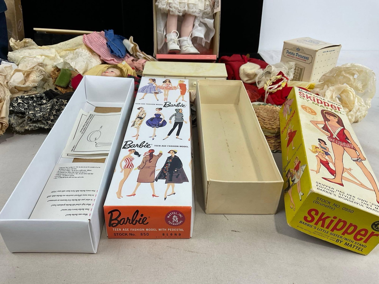 Vintage Barbie Clothes, no850 1969 Barbie Box, Skipper Box, Bradleys Collectible Doll - 5