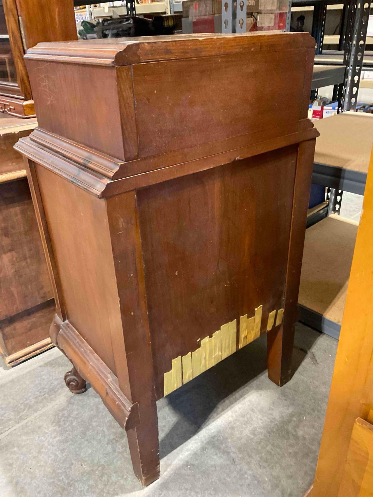 Vintage Oak Wood w/ Walnut Veneer Bedside Cabinet w/ Drawer & Cupboard. Fair Condition. - 5