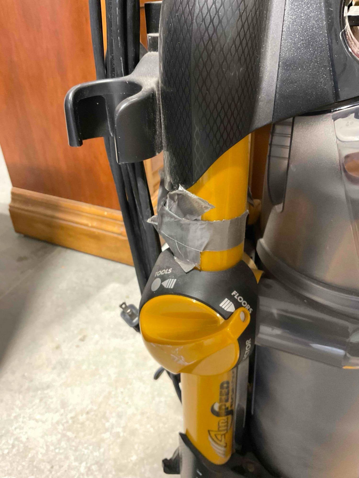 Eureka Airspeed Gold Bagless Vacuum Cleaner Model AS1001. Tested, Works. As Is Condition - 4