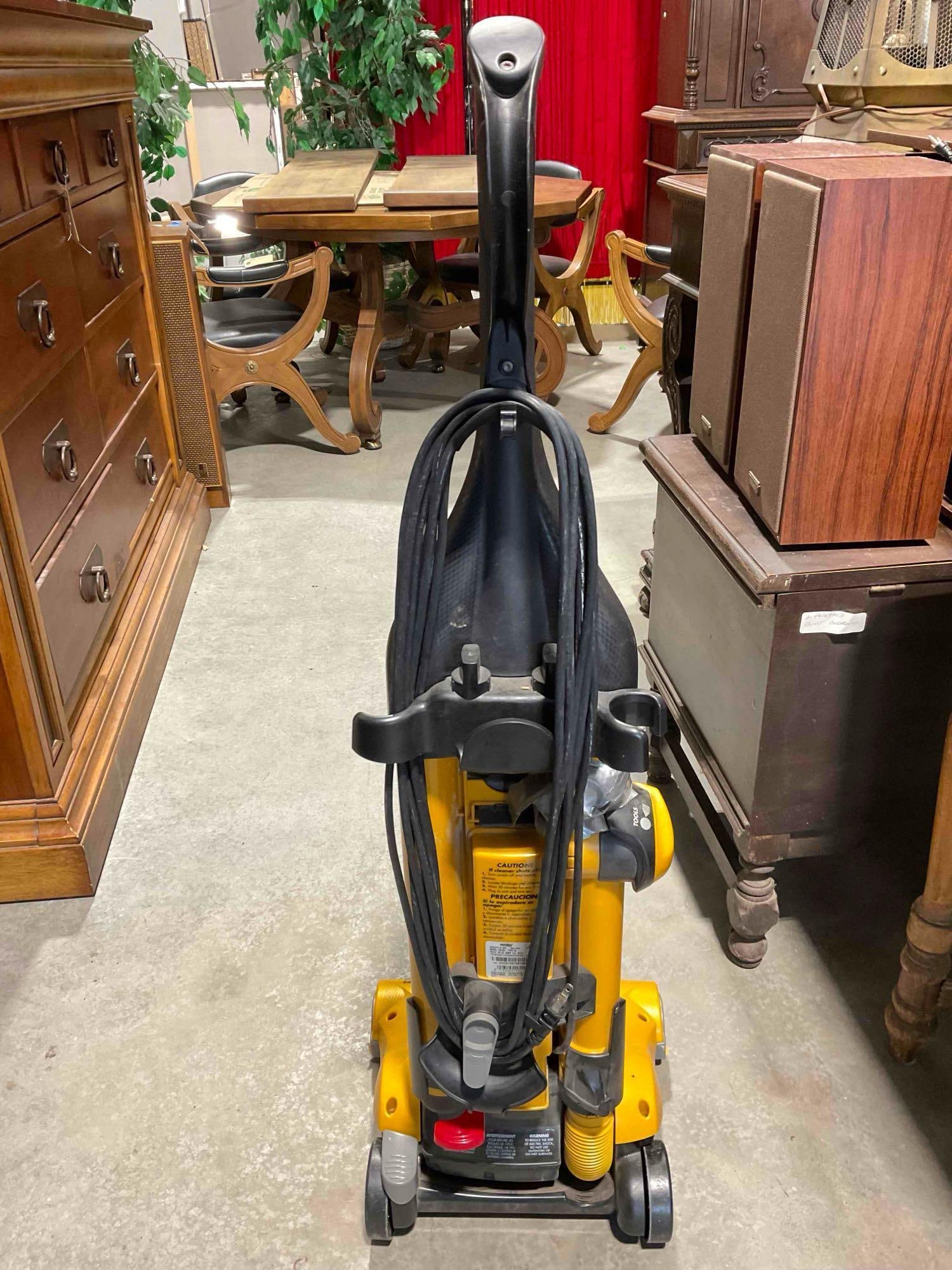 Eureka Airspeed Gold Bagless Vacuum Cleaner Model AS1001. Tested, Works. As Is Condition - 5