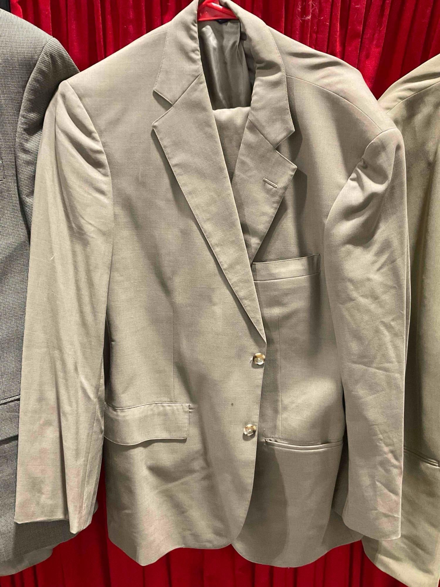 10 pcs Men's Clothing Collection, incl. Brooks Brothers Khaki Suit, North End Jacket & More! - 15