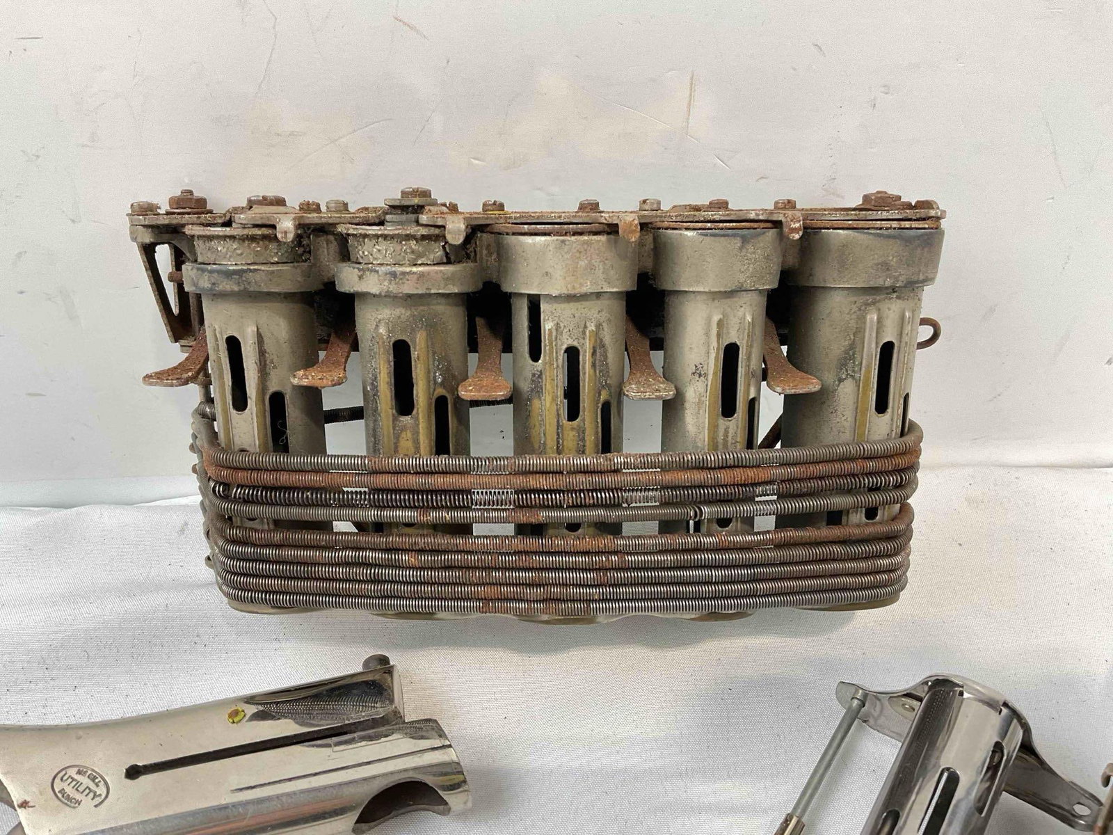 5 pcs Vintage Tools, incl. Hole Punch & 4x Coin Changers, incl. McGill High Speed Changer. - 3