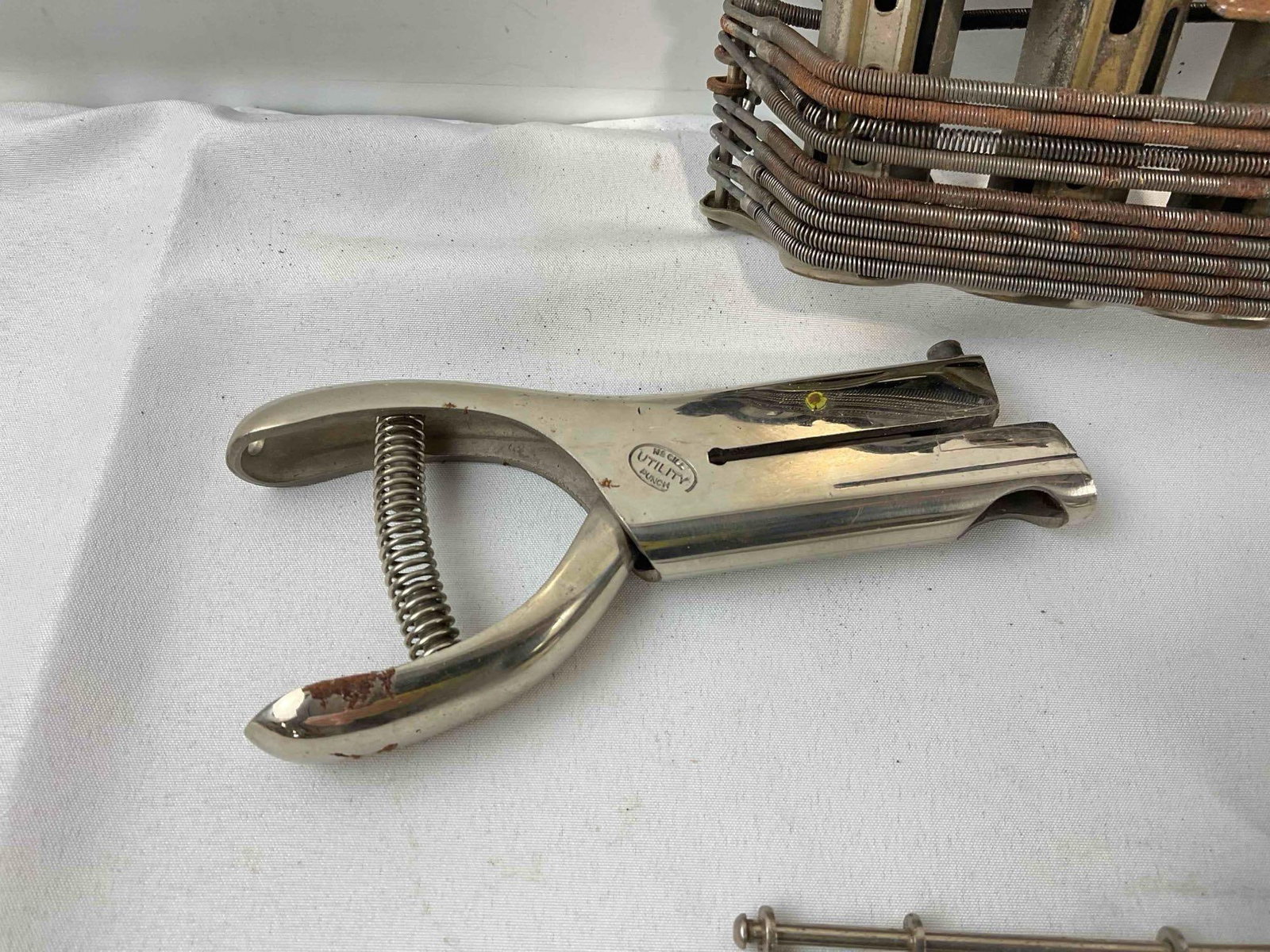 5 pcs Vintage Tools, incl. Hole Punch & 4x Coin Changers, incl. McGill High Speed Changer. - 4