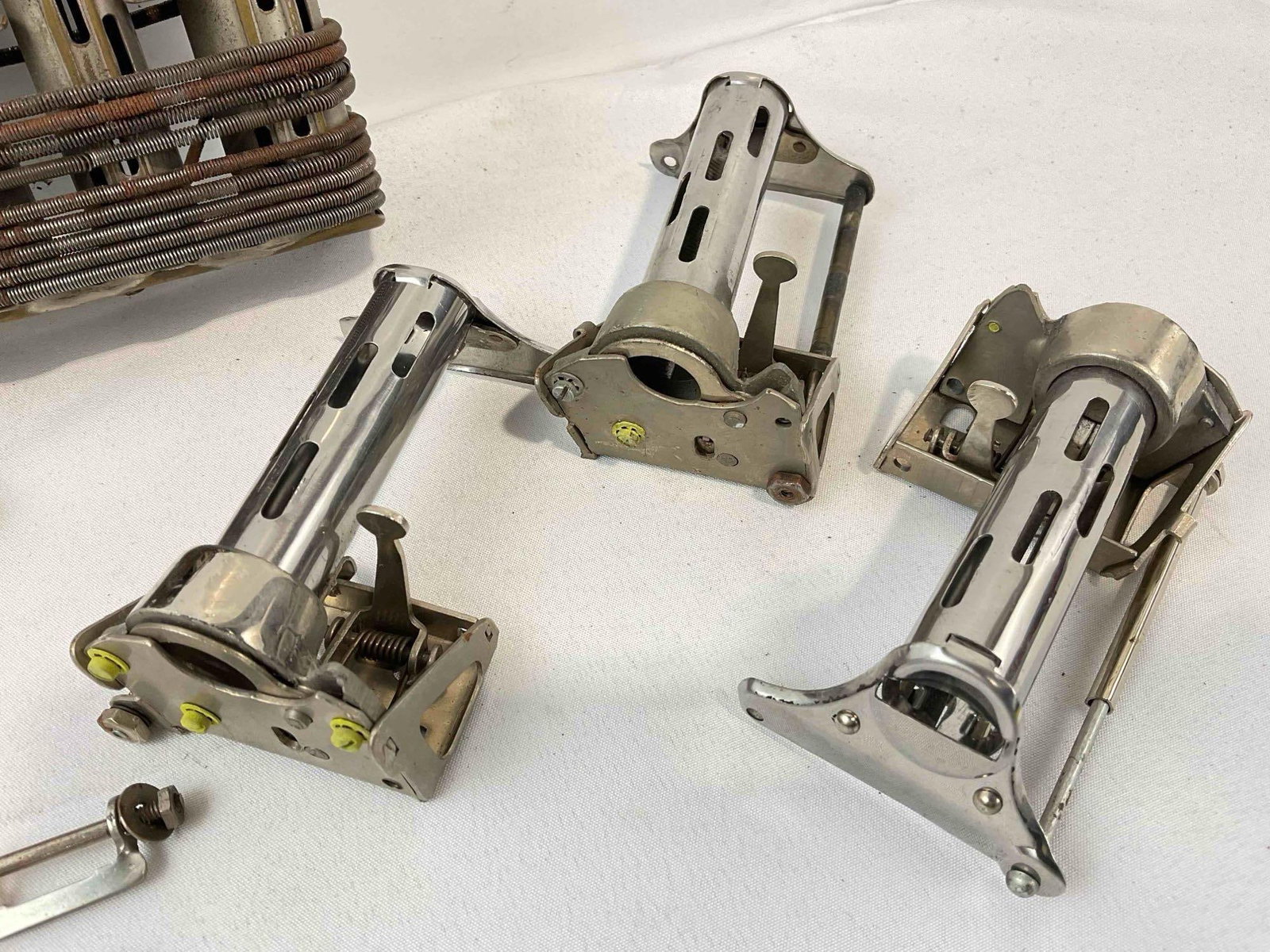 5 pcs Vintage Tools, incl. Hole Punch & 4x Coin Changers, incl. McGill High Speed Changer. - 6