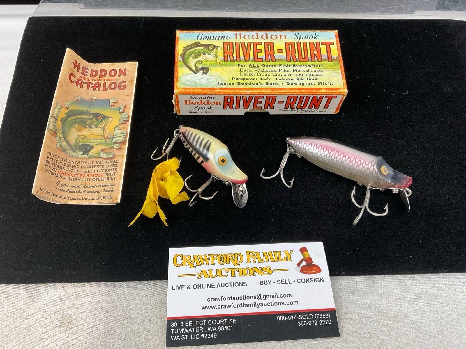 Pair of Heddon Fishing Lures, Midget River Runt & River Runt Spook Floater, w/1 box: Appears to be in good shape. The piece measures approx 2h x 5w x 3d inches. See pics. E-6160