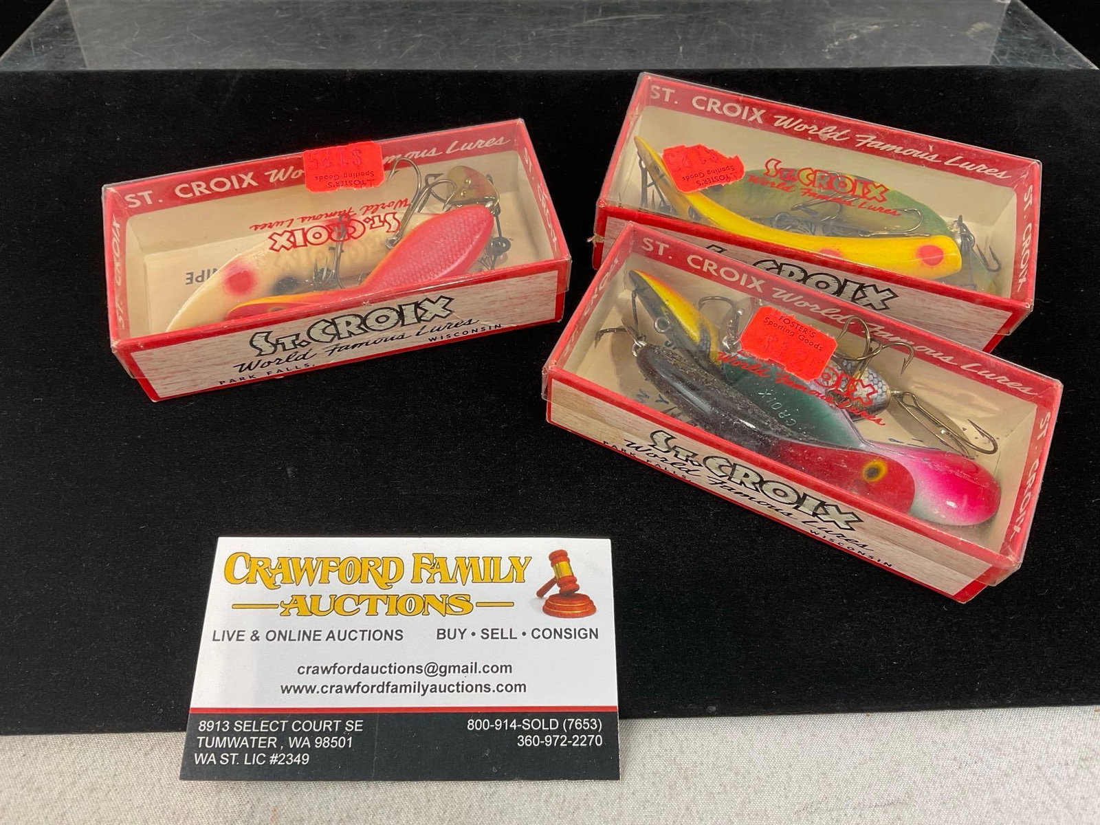 Collection of 7 Vintage Fishing Lures, 4 St. Croix Snipes, 3 Flatfish Lures, U20, & more: Appears to be in good shape. The piece measures approx 4h x 7w x 6d inches. See pics. E-6160