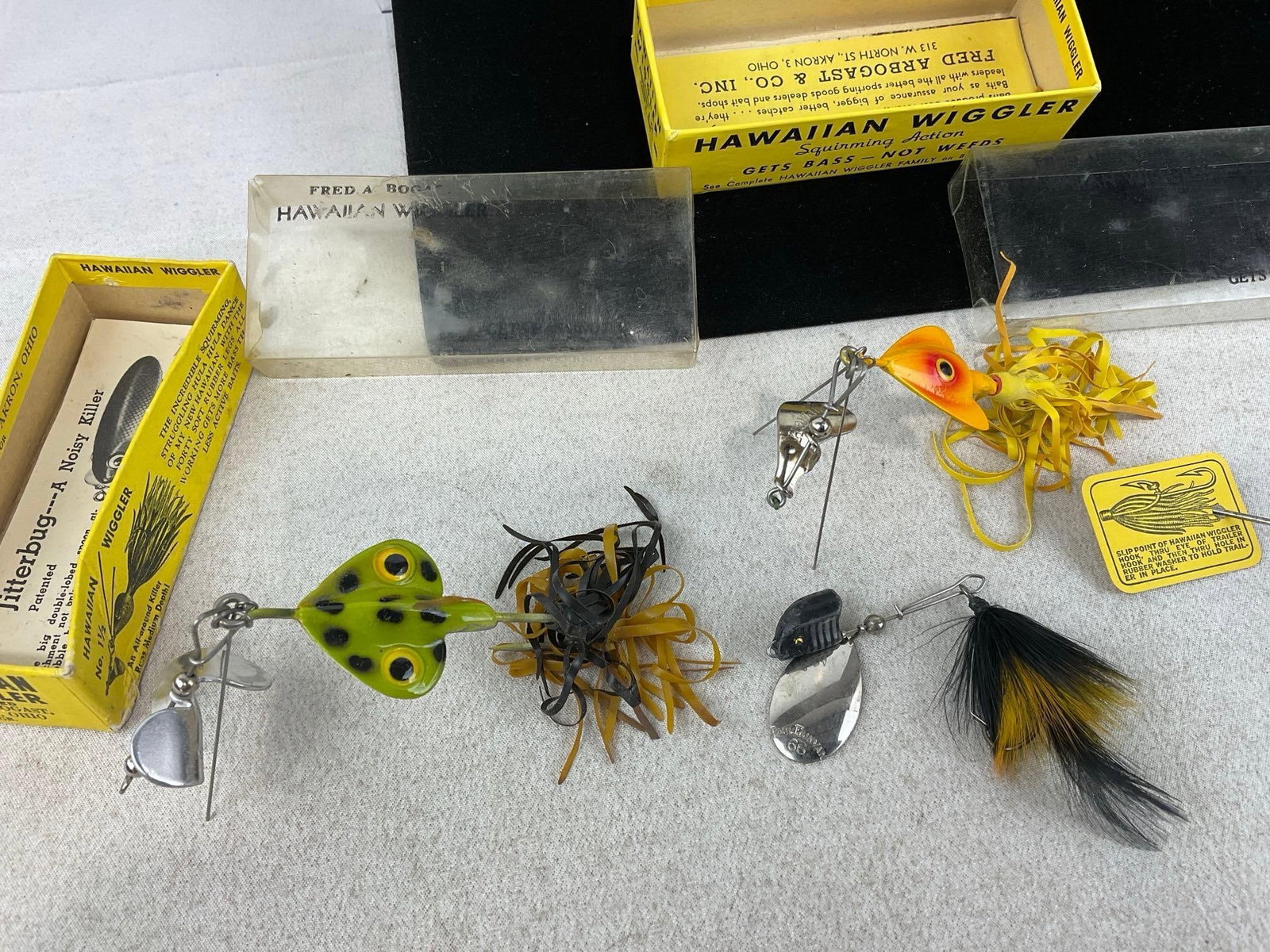 3x Fred Arbogast Lures, 2x Hawaiian Wigglers, 1 #2 1/2 & another, LNIB, some signs of age - 2