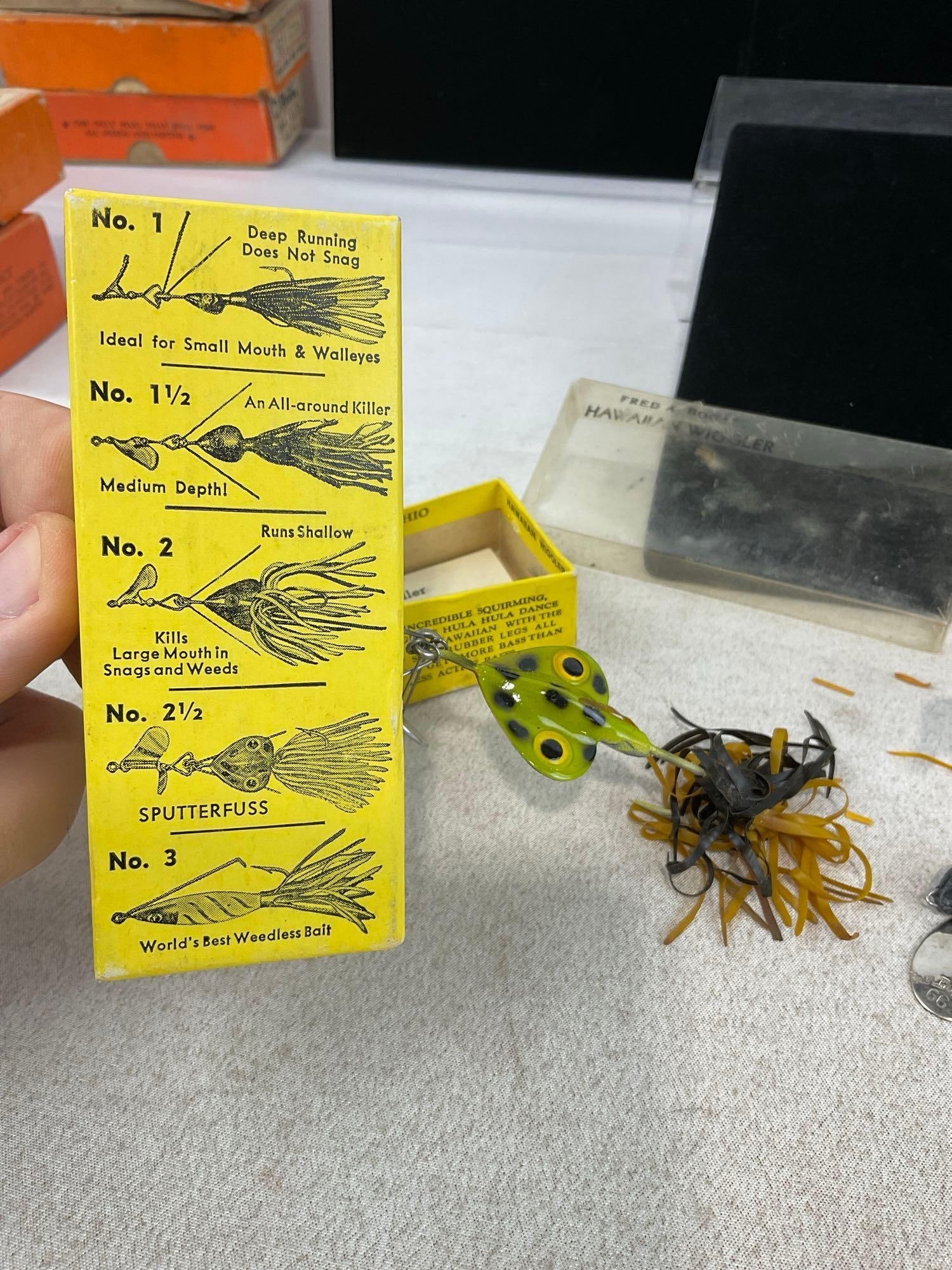 3x Fred Arbogast Lures, 2x Hawaiian Wigglers, 1 #2 1/2 & another, LNIB, some signs of age - 3