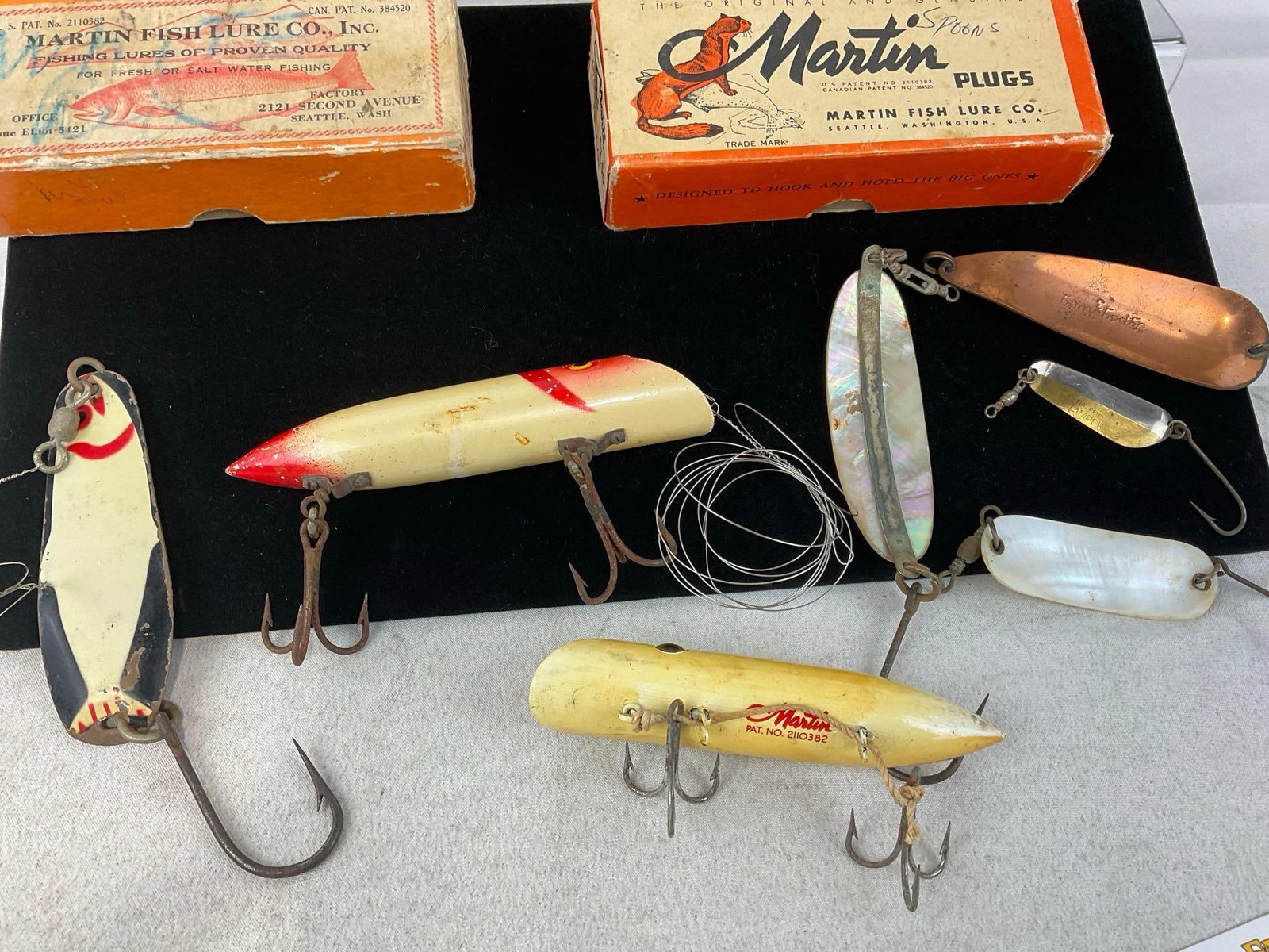 Fishing Lures, w/2 Martin Boxes, C.F.Forcier piece?, Martin Pearl Plug, Flashers & more - 5