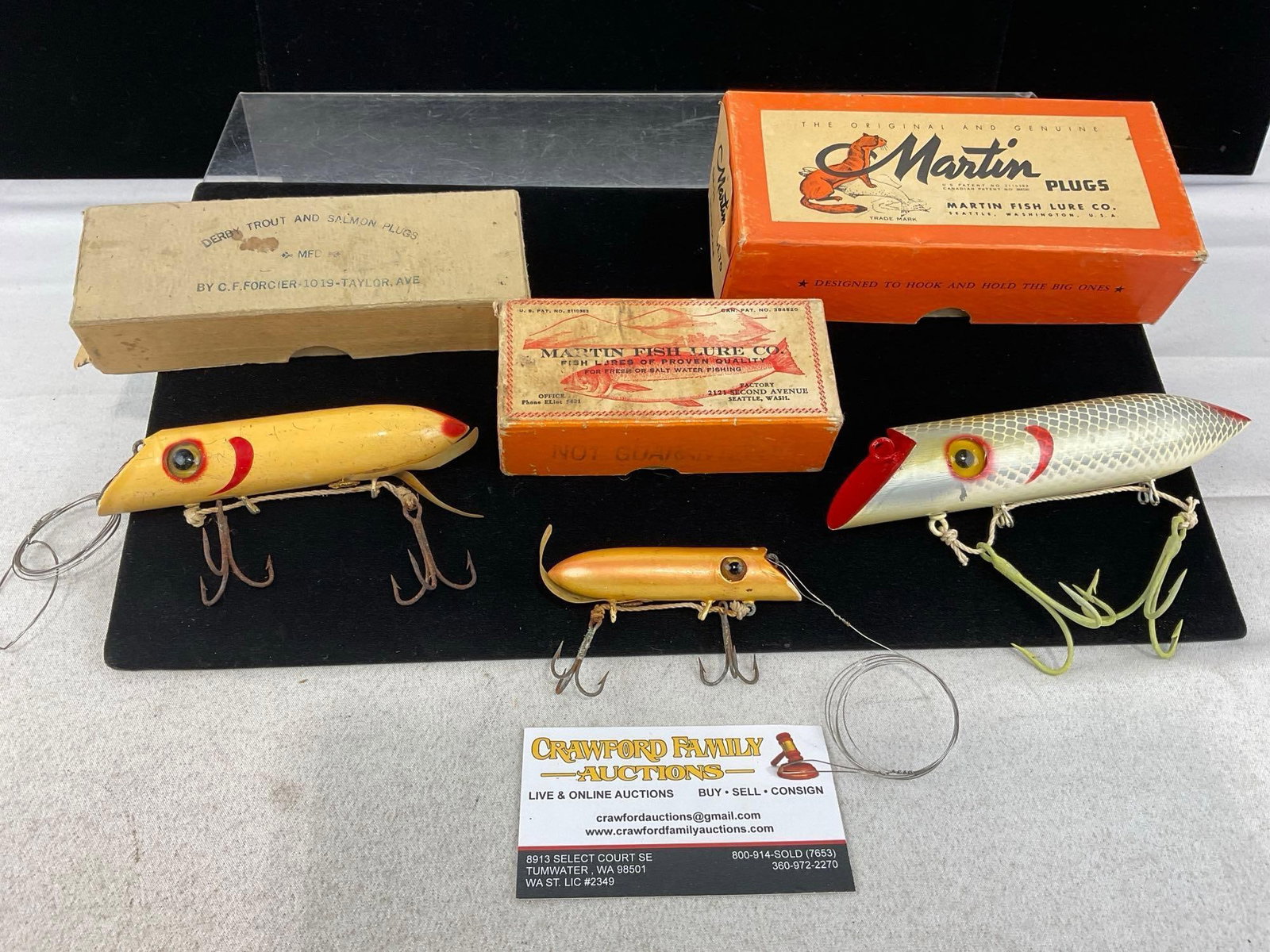 3 Vintage Fishing Lures, C.F.Forcier Plug, Martin Pearl Pink Size 3 & Silver Scale, all with box (1 of 7)