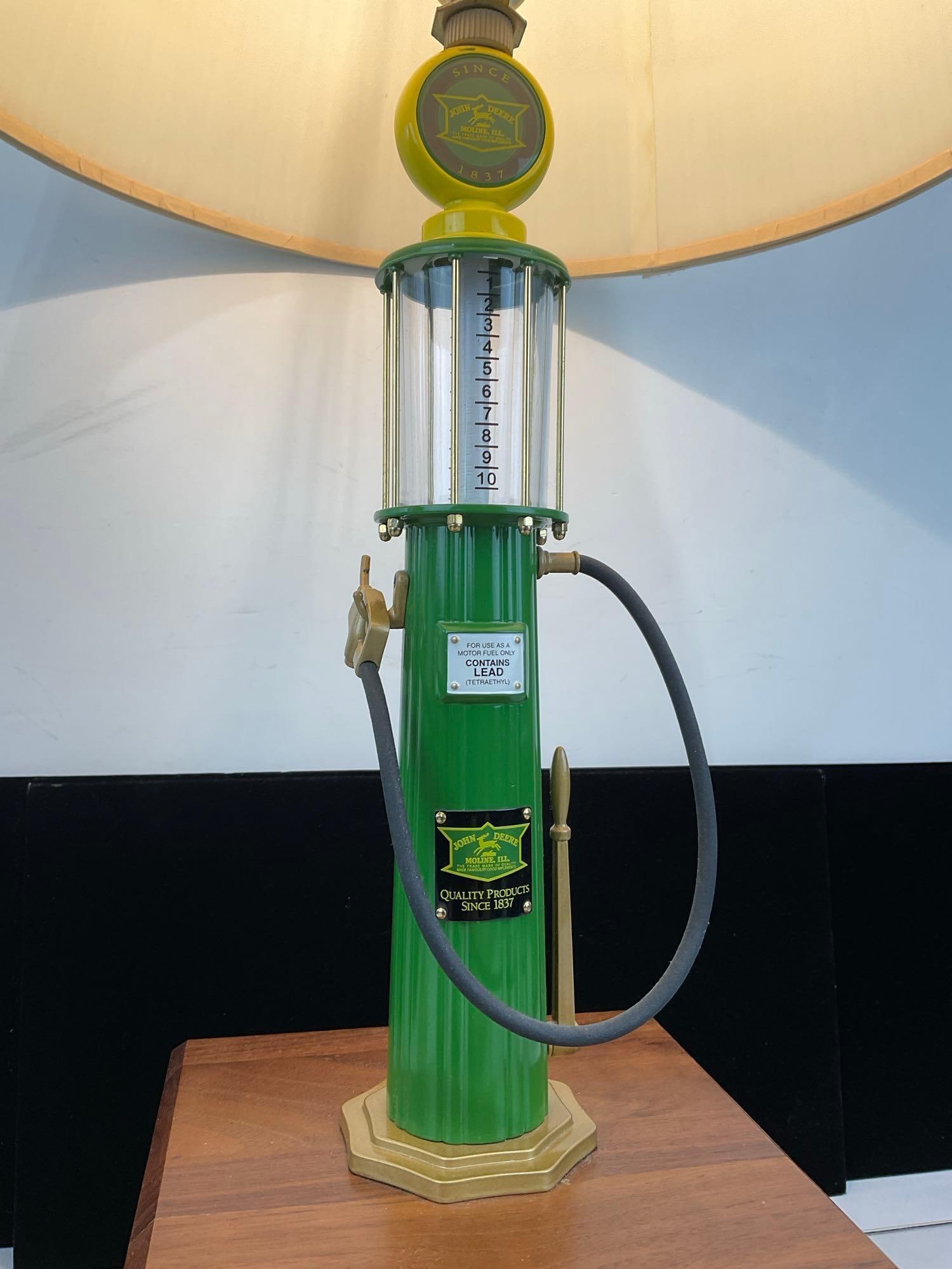 John Deere 1930s Wayne Gas Pump Scale Replica Decorative Lamp, tested & working - 2