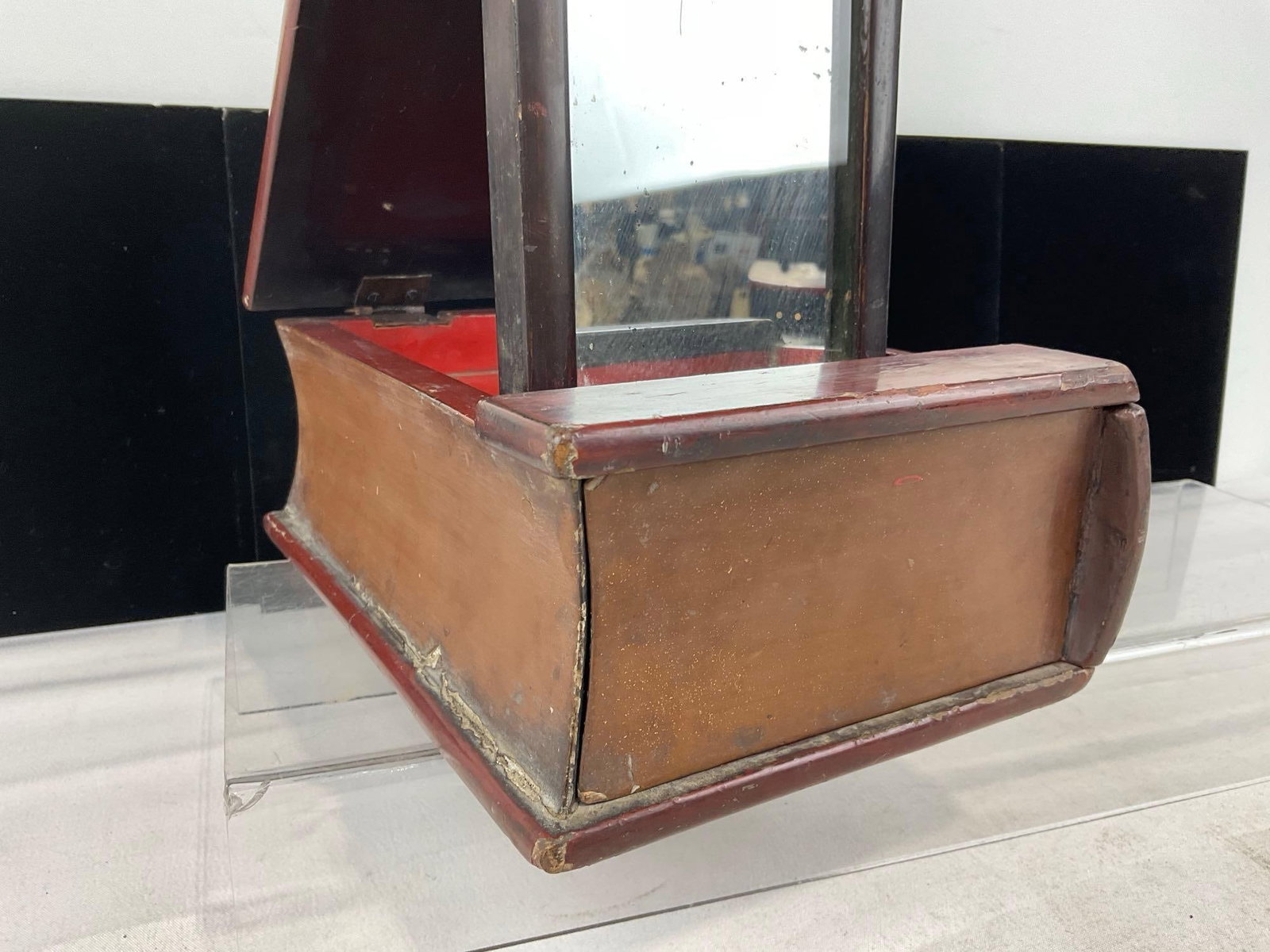 Antique Chinese Traveling Vanity, Book Shaped, Red & Black Lacquered, Mirror inside, Brass hardware - 4