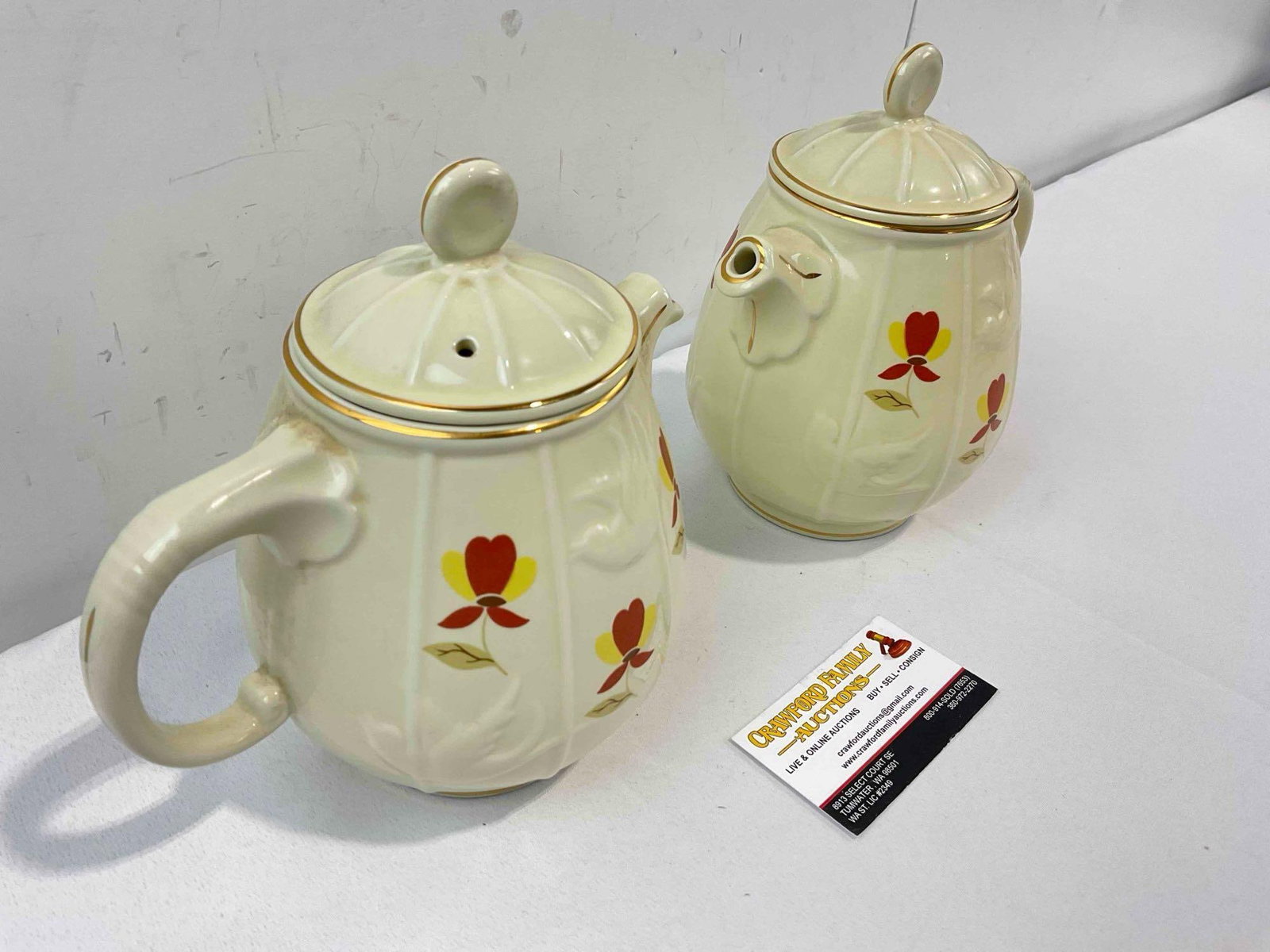 2 pcs Vintage 1995 Hall China Ceramic Teapots in Autumn Leaf Pattern. Good Condition. See pics. - 2