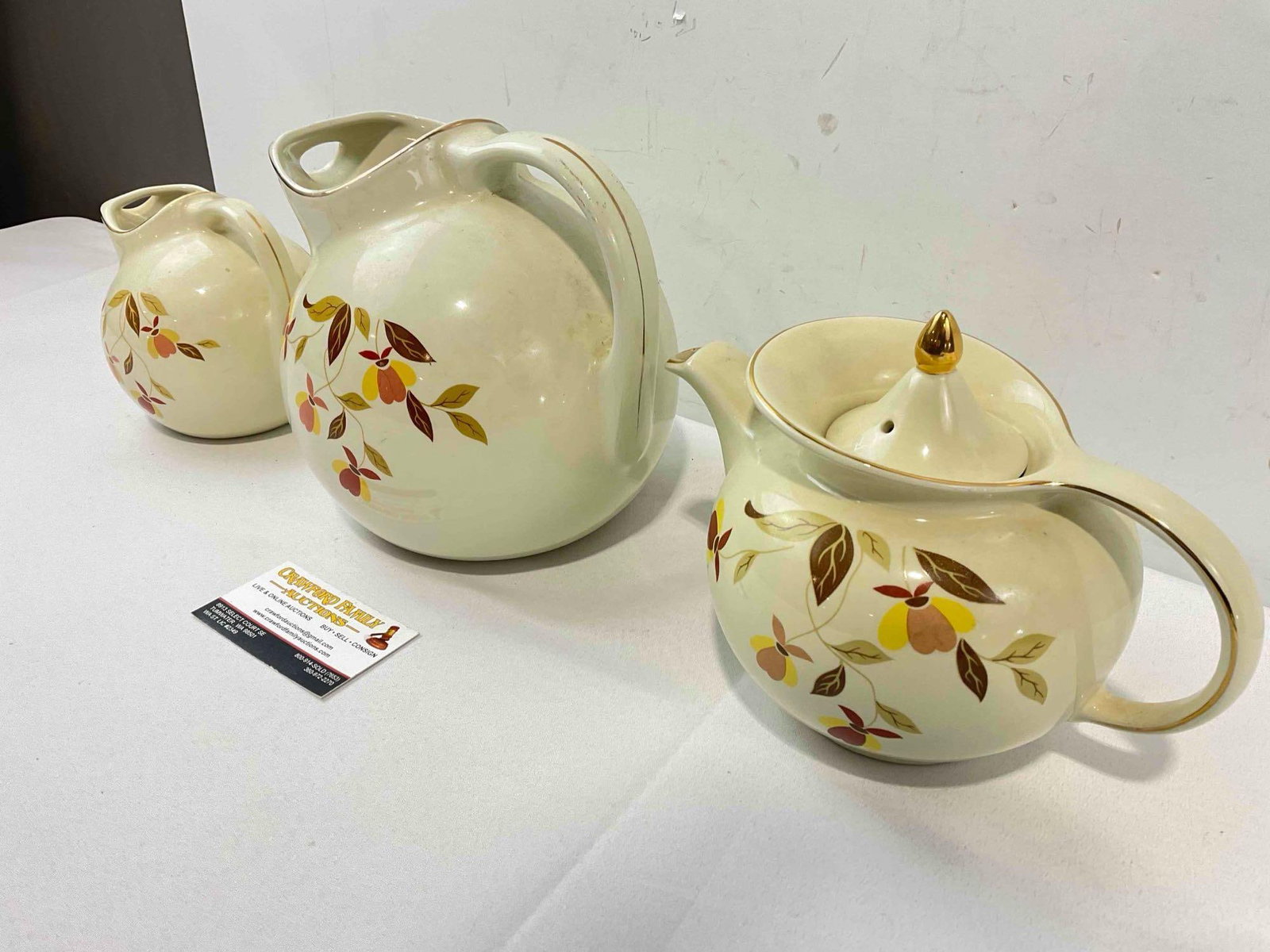 3 pcs Vintage Ceramic Assortment w/ Hall's Autumn Leaf Pattern, 2x Pitchers & 1x Teapot. - 2
