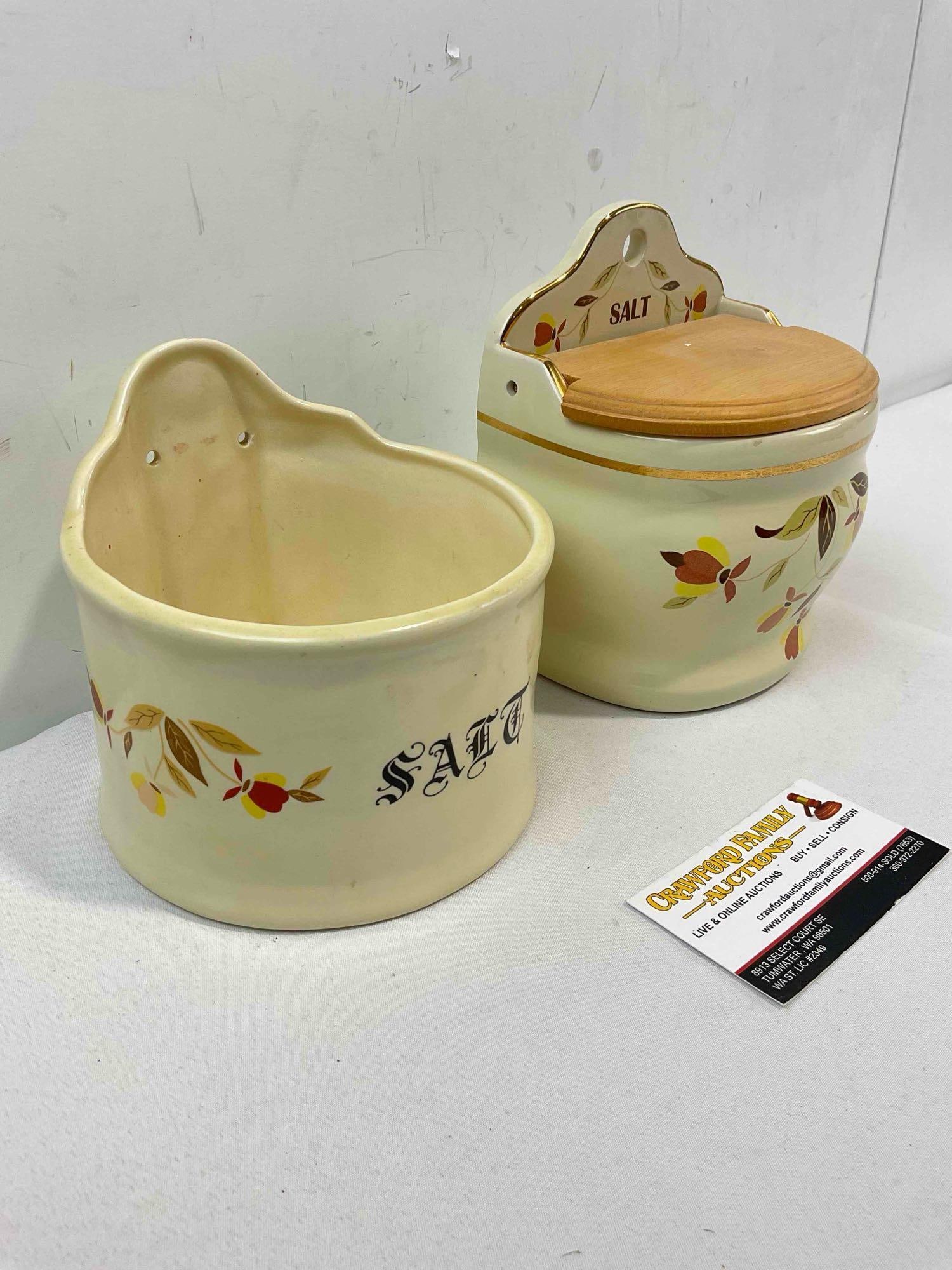 2 pcs Ceramic Salt Cellars w/ Autumn Leaf Pattern, 1x Unmarked, 1x Ceramic Specialties. See pics. - 3