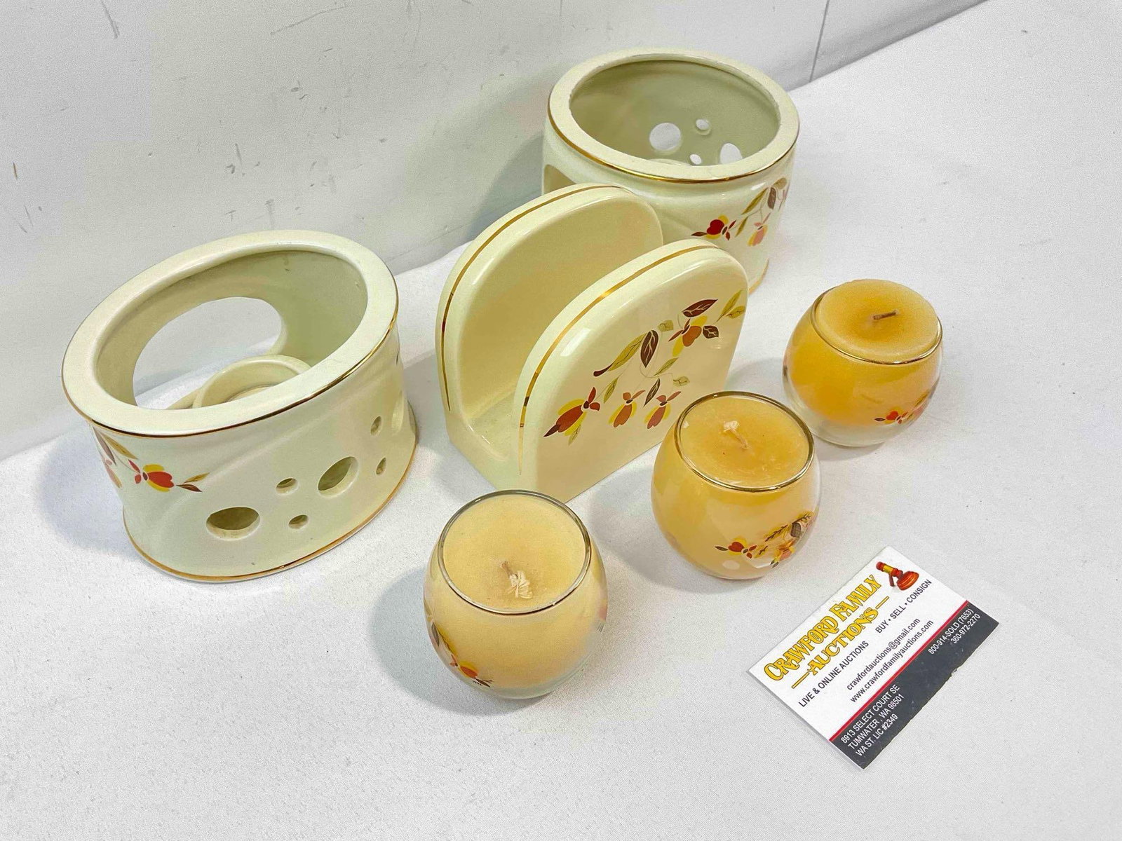 6 pcs Hall's Autumn Leaf Assortment, incl. Napkin Holder, 3x Candles & 2x Candle Holders. - 3