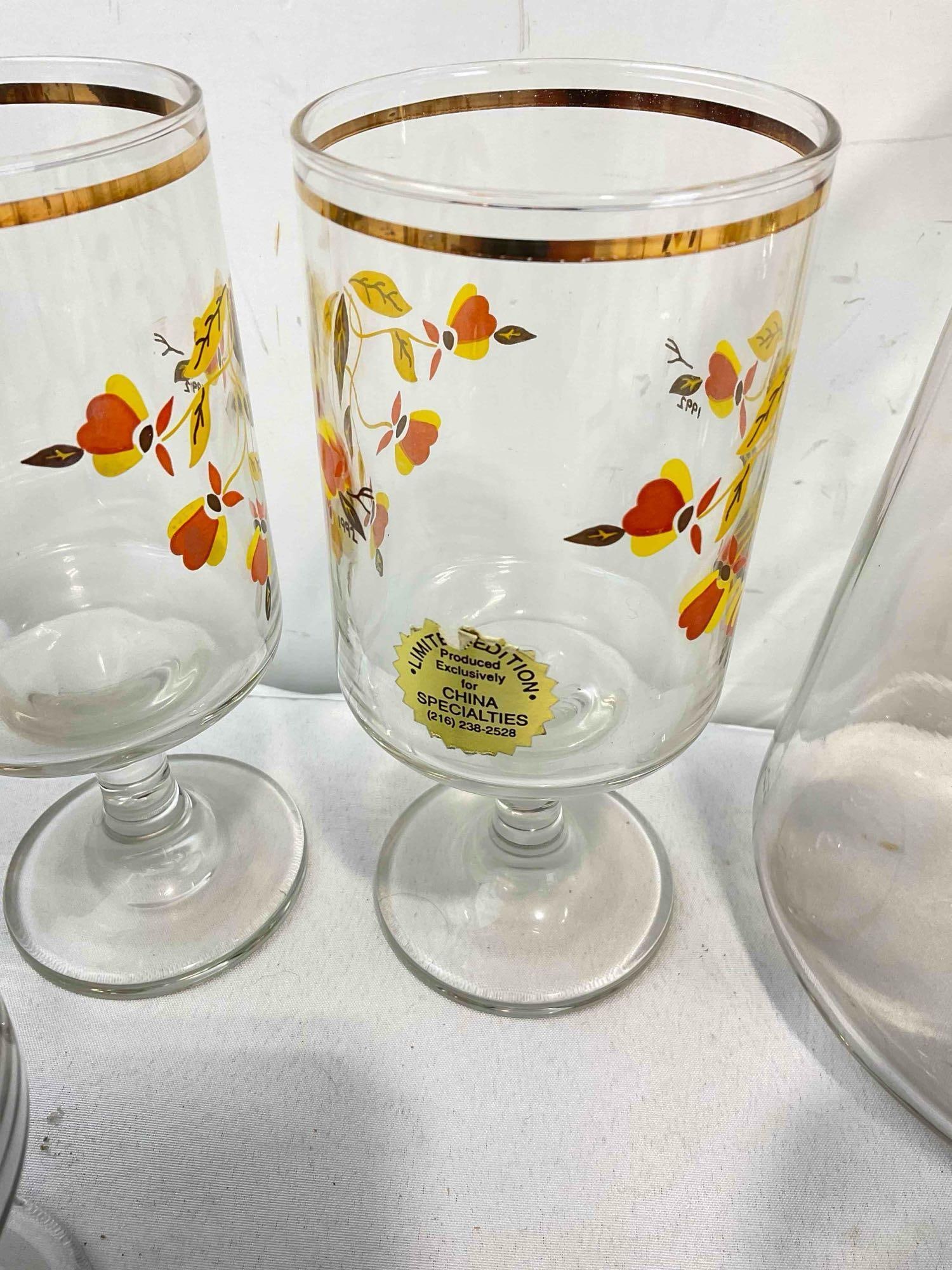 10 pcs Vintage Glassware w/ Hall China's Autumn Leaf Design, incl. 8x Cups, Pitcher & Candy Jar. - 4