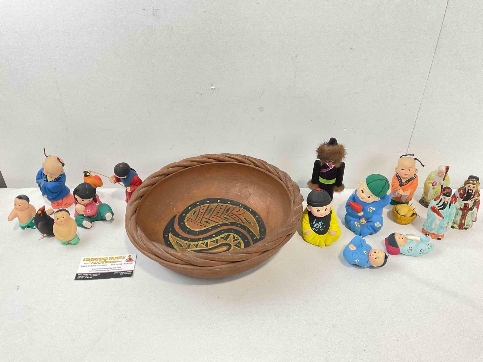 Vintage Ceramic Bowl w/ 15 pcs Asian Style Figurines, 14x Ceramic & 1x Wood. See pics. (1 of 6)
