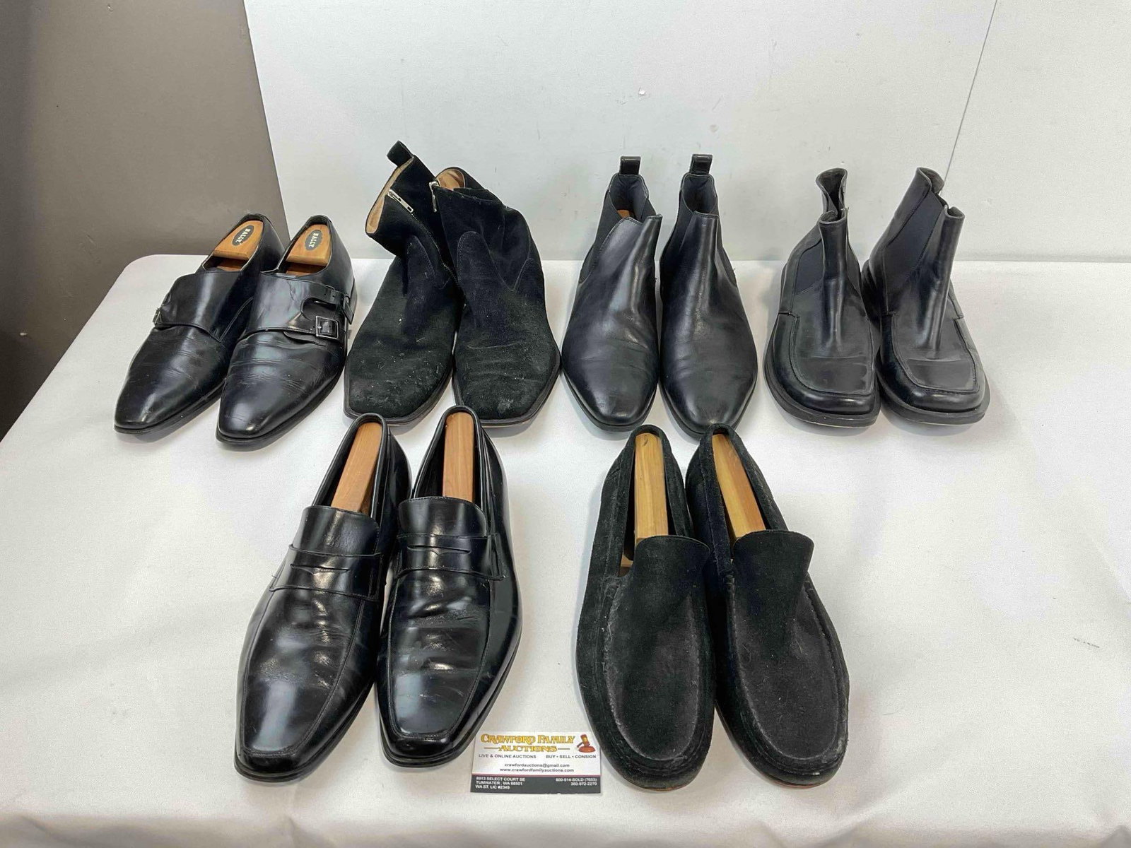 6 Pairs of Men's US 10.5-11 Black Shoes, incl. Tommy Bahama, Stacy Adams & Steve Madden.: 6 Pairs of Men's US 10.5-11 Black Shoes, incl. Tommy Bahama, Stacy Adams & Steve Madden. Pieces have wear indicative of age and use, otherwise look to be in fair condition. Also includes 4 pairs