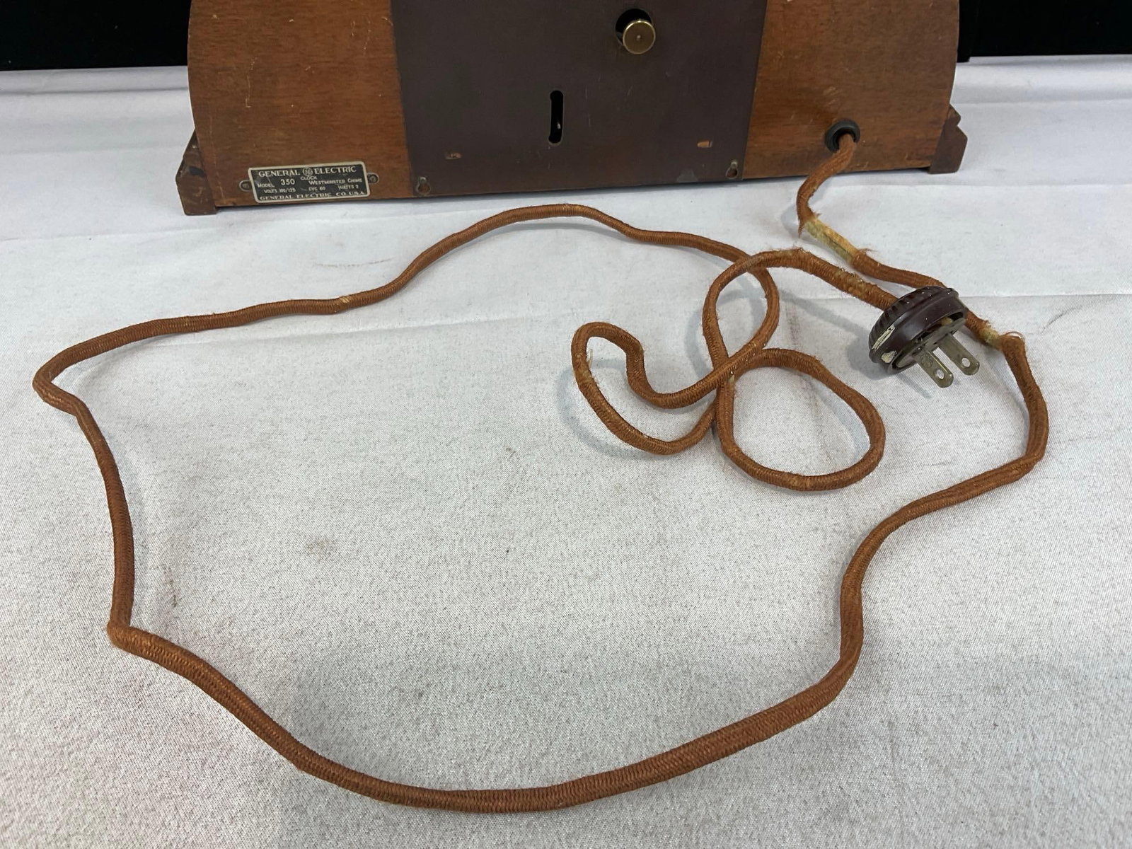 Vintage General Electric Model 350 Westminster Chime Mantel Clock, Telechron motor, 9x14x5 inches - 6