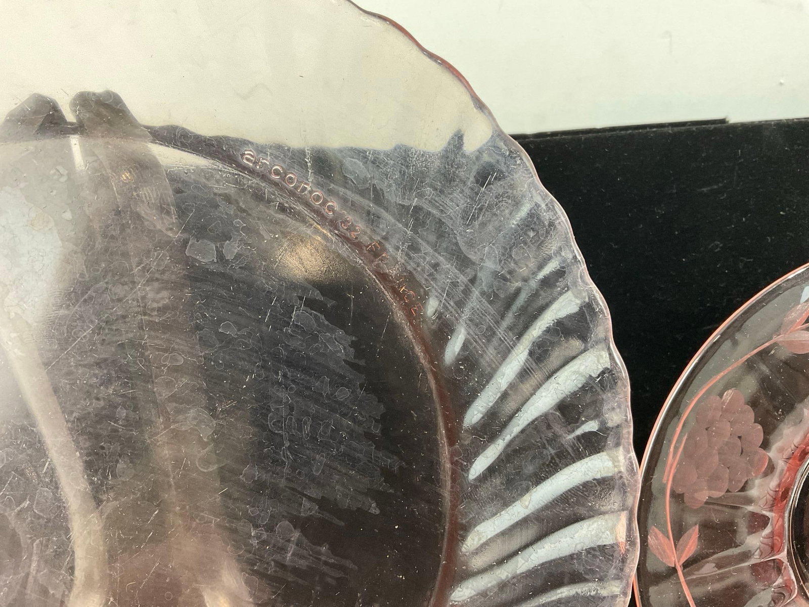 Early 20th Century Pink Depression Glass Plates, Swirl Pattern 4 Dinner, 3 Lunch, Saucer & 4 b&b - 2