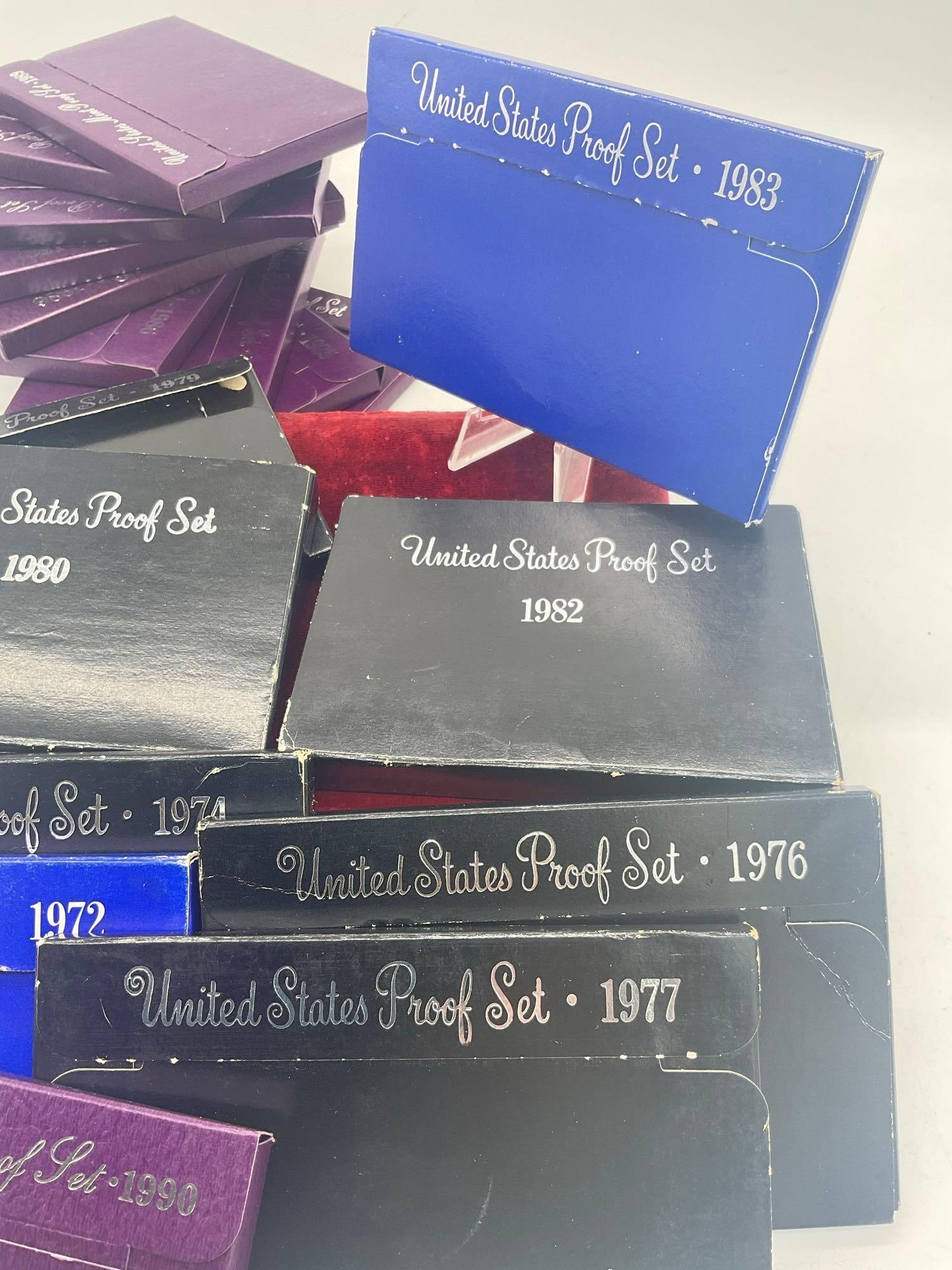 18 X US mint proof coin sets 1972 though 1989 see description - 3