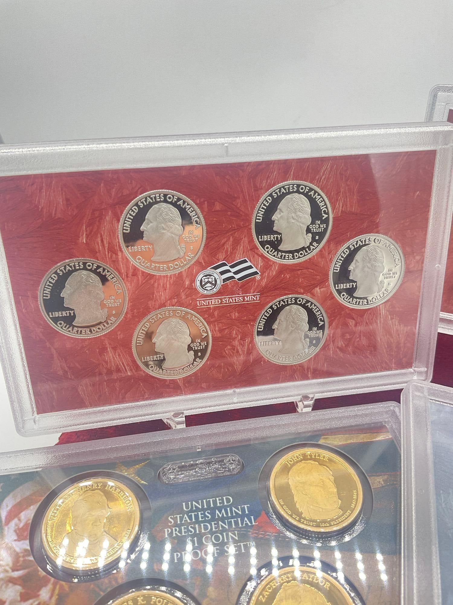 The 2009 U.S. Mint Silver proof set is a historic 18-coin collection includes last year Linocin - 2