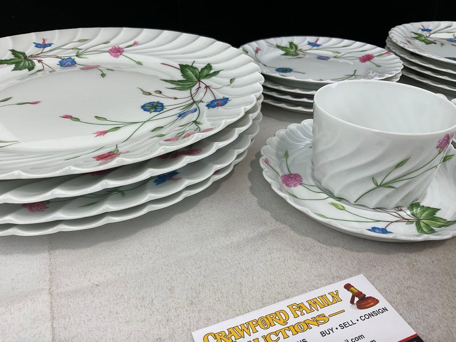 Haviland Limoges Porcelain China, Florence Pattern, Service for 4, Dinner, Lunch, & Bread plates... - 2