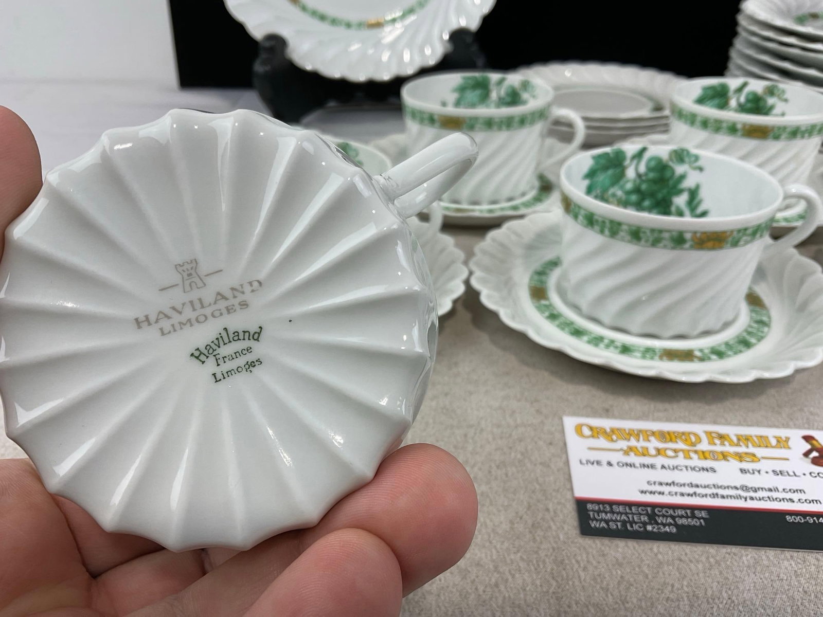 Haviland Limoges Porcelain China, 10 Dinner Plates, 6 Cups & 9 Saucers, Calais pattern - 5