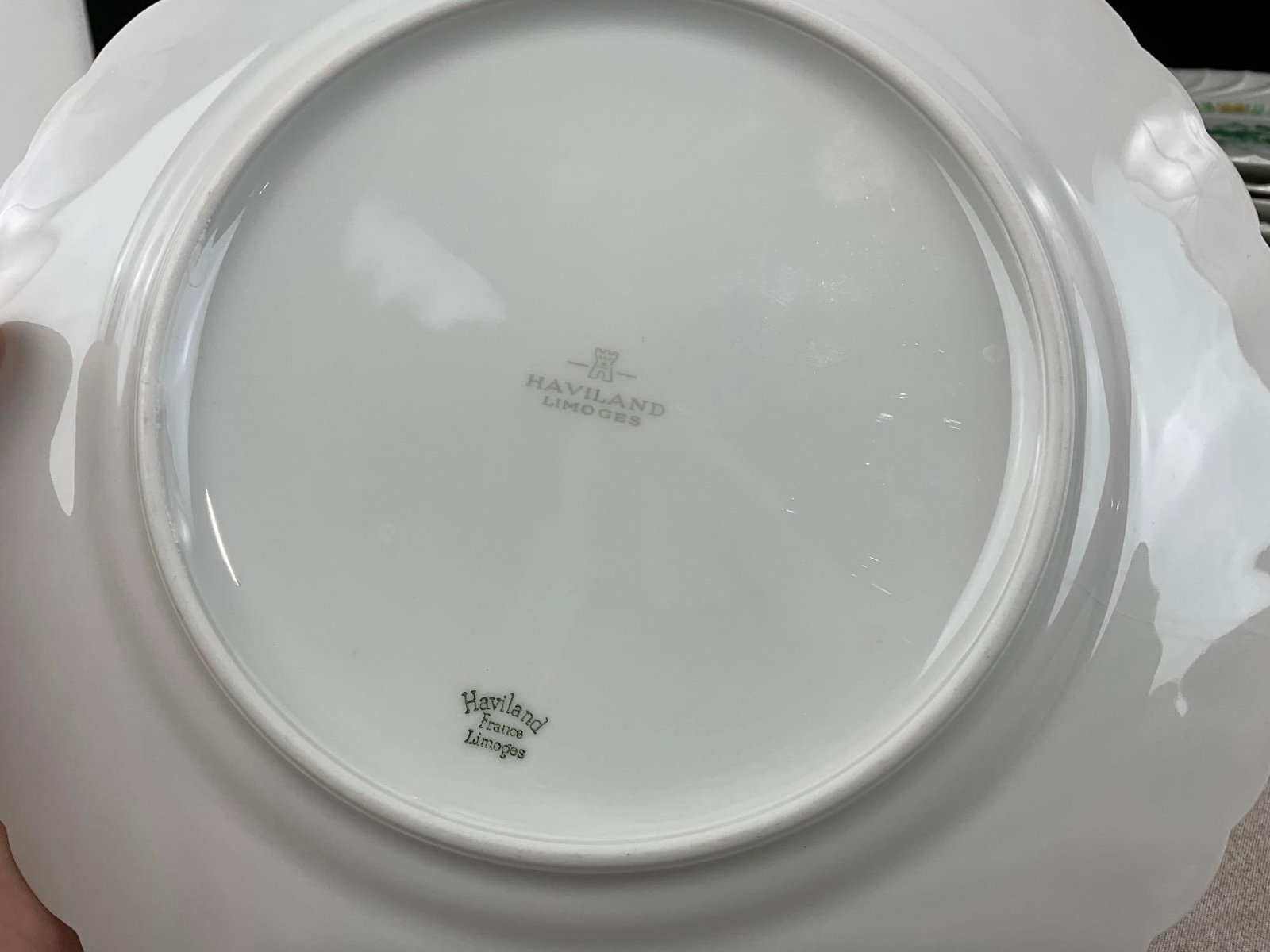 Haviland Limoges Porcelain China, 10 Dinner Plates, 6 Cups & 9 Saucers, Calais pattern - 6
