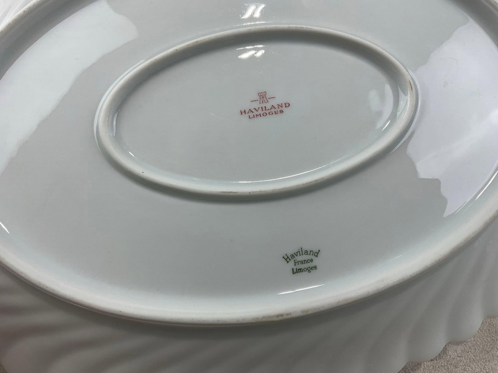 Haviland Limoges Torse Blanc pattern, Pair of Vegetable Bowls & Oval Platter, Spiral style - 4