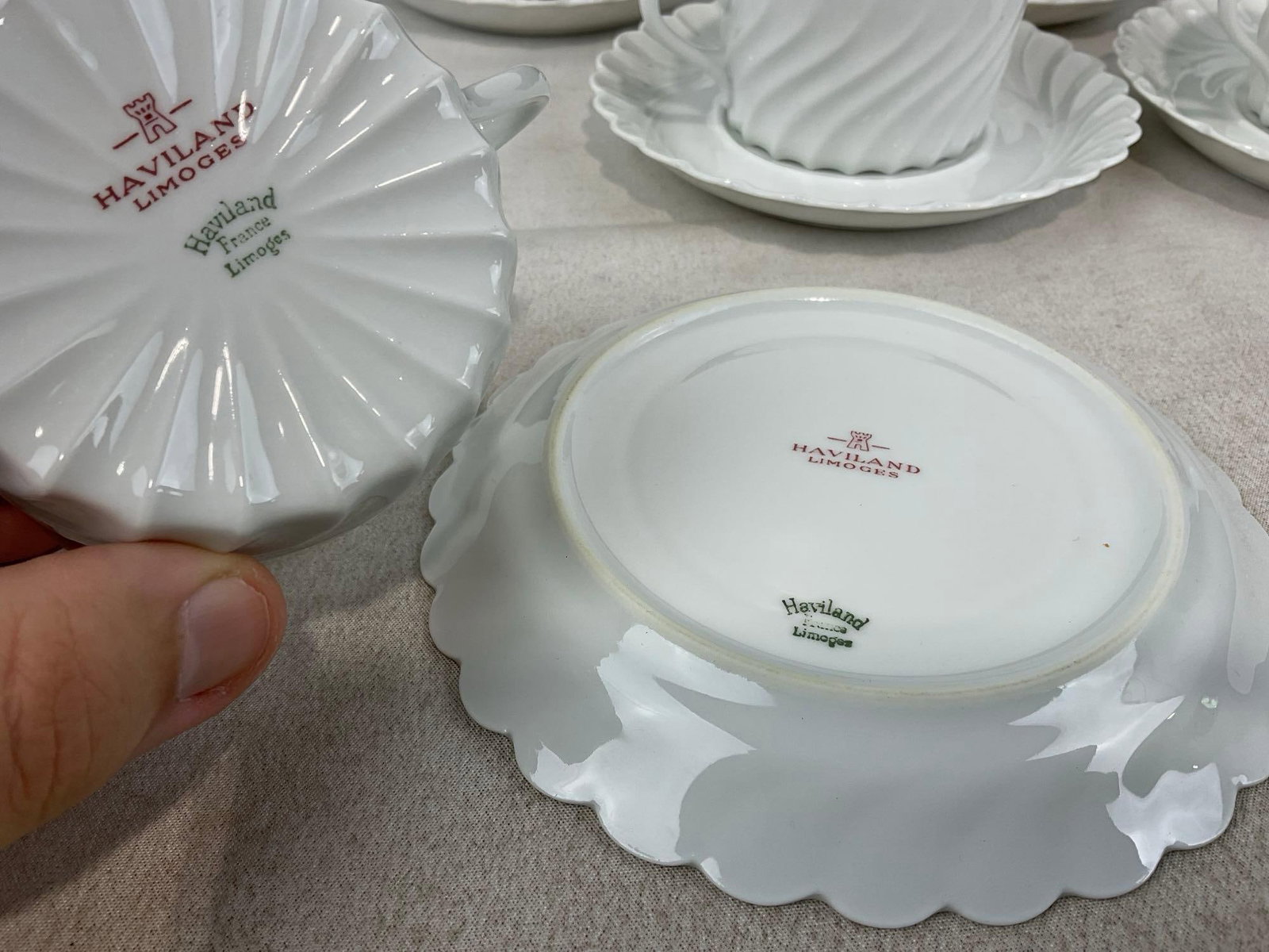 Haviland Limoges Porcelain China, Torse Blanc pattern, 6 cups & 6 saucers - 4