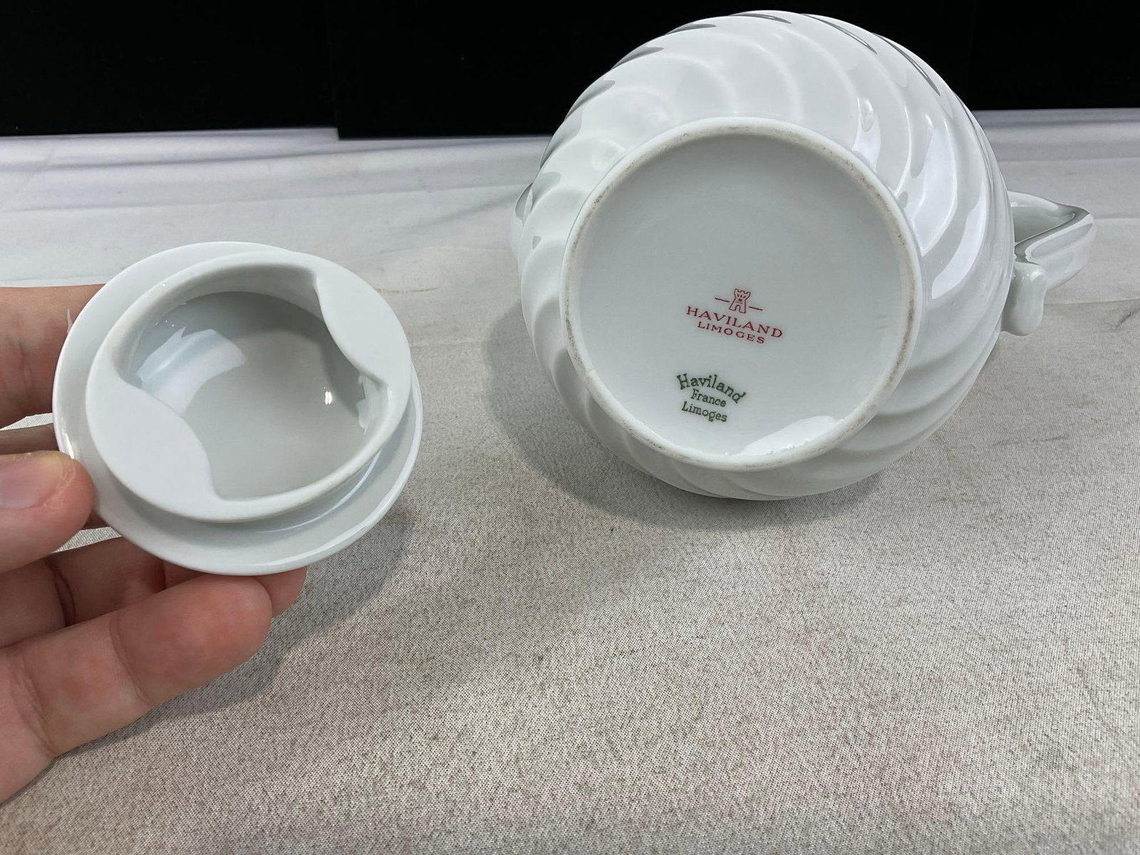 Haviland Limoges Porcelain China, Torse Blanc pattern, Teapot, Lidded Sugar Bowl, & 2 Creamers - 4