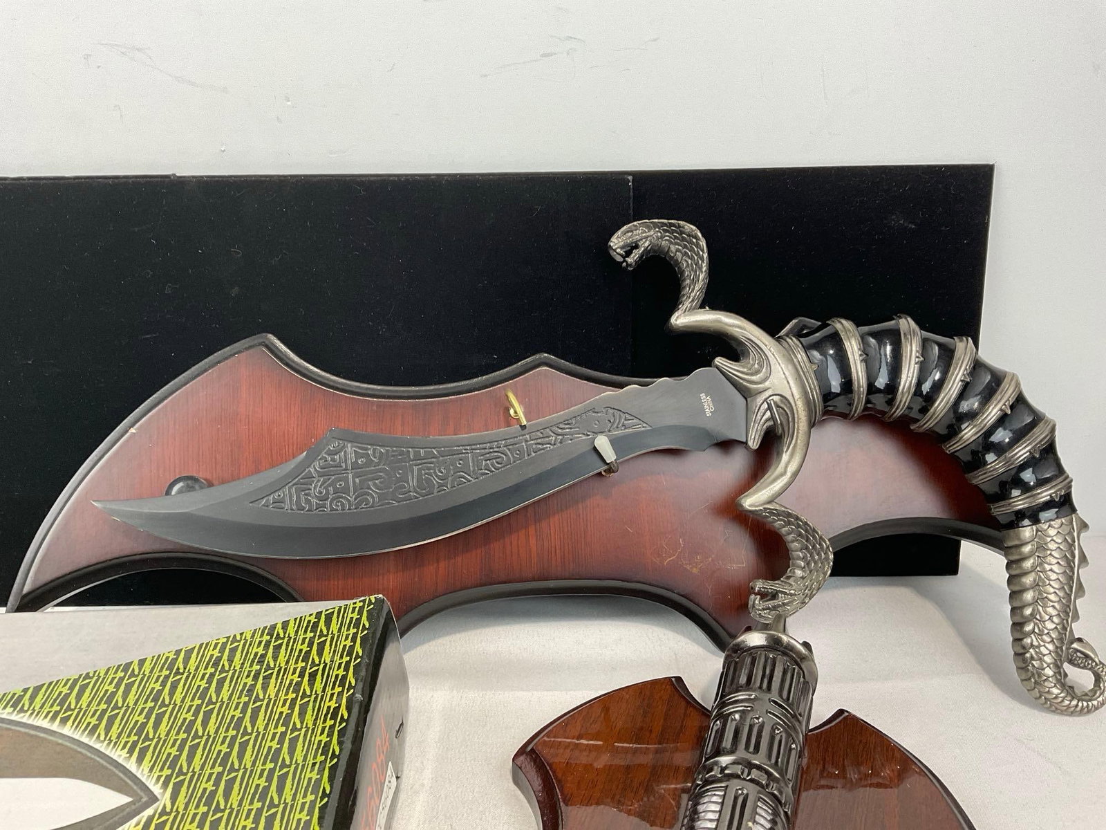 Pair of Novelty Large Knives, w/Wooden Wall Hanging Plaques, 1x Cobra style - 5