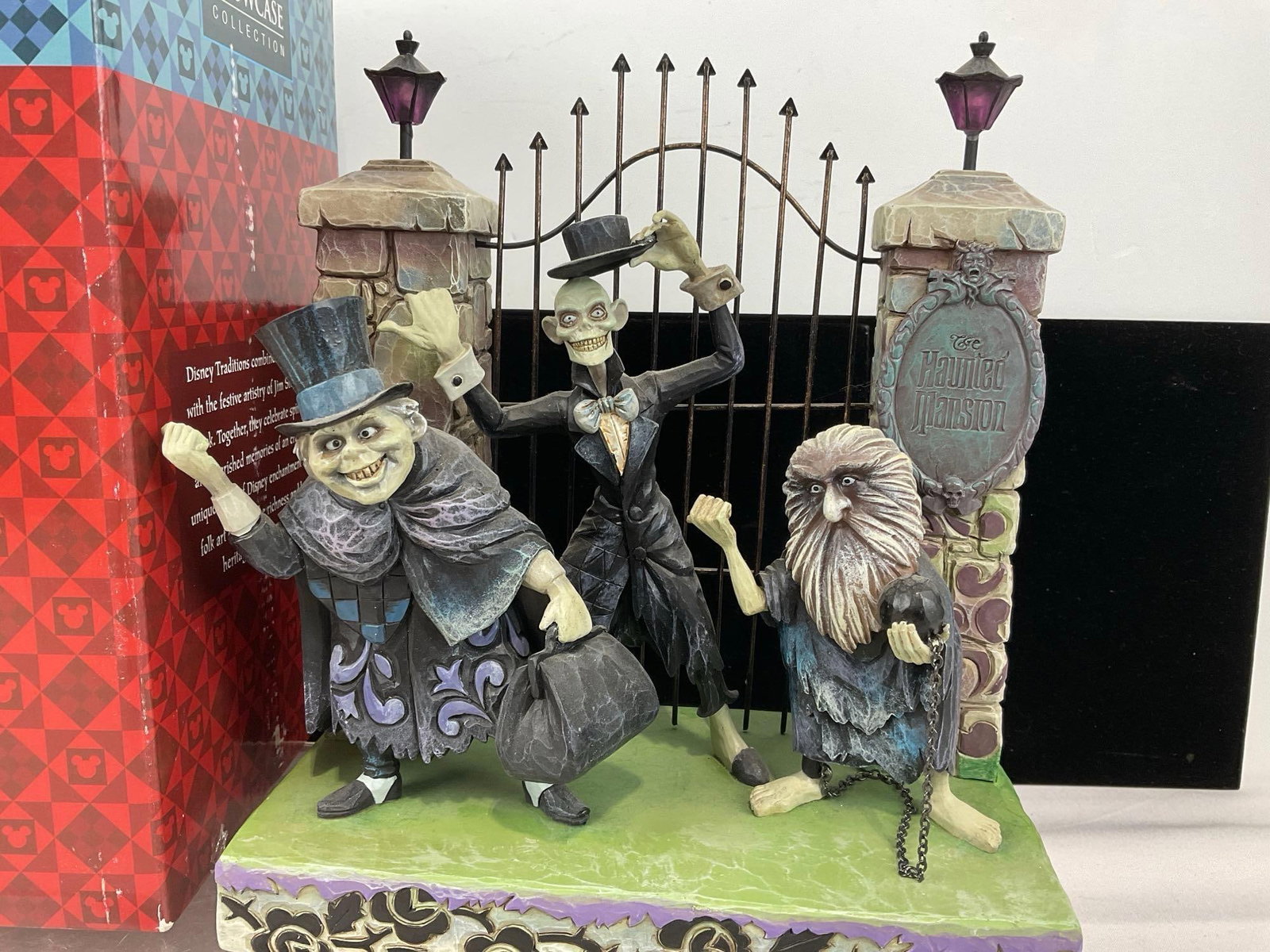 Disney Jim Shore Design, Haunted Mansion: Hitchhiking Ghosts, 4013991 Figurine w/original box - 2