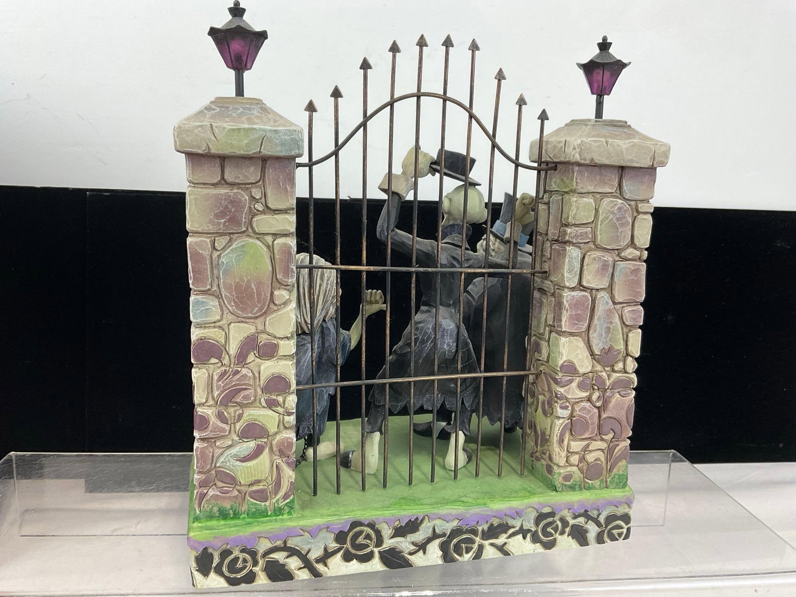 Disney Jim Shore Design, Haunted Mansion: Hitchhiking Ghosts, 4013991 Figurine w/original box - 3