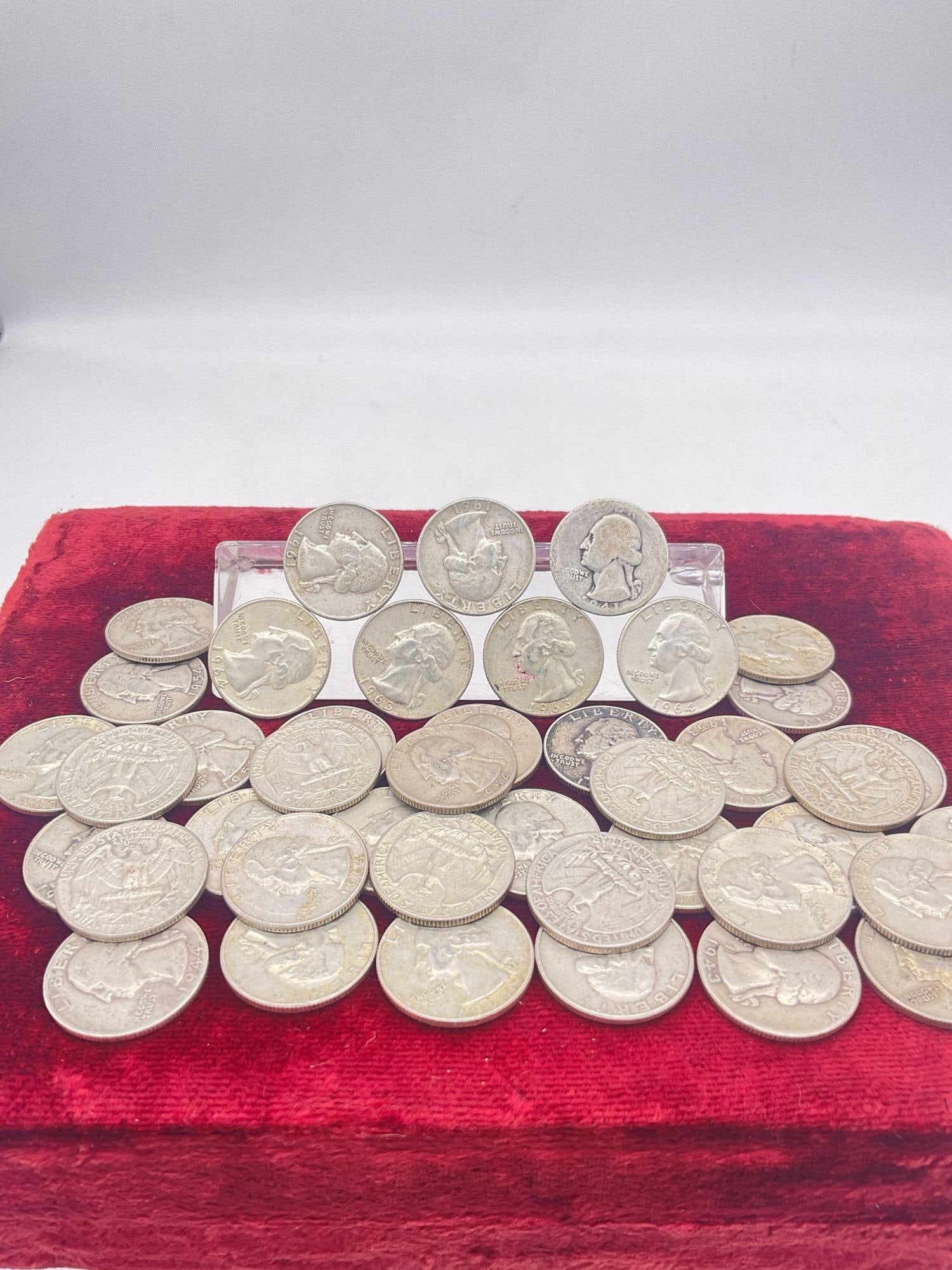 42 x Washington Silver Quaters coins are assorted dates and mint marks: c-6420
